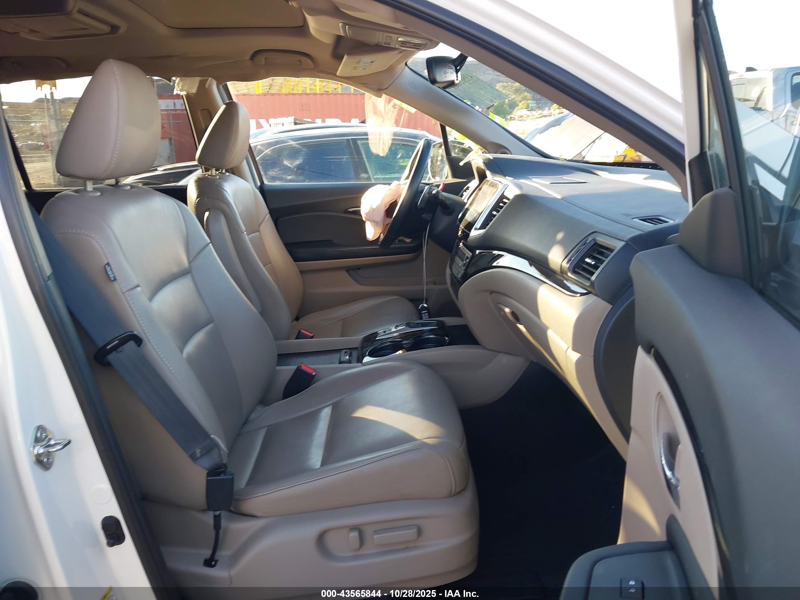 HONDA PILOT image 5