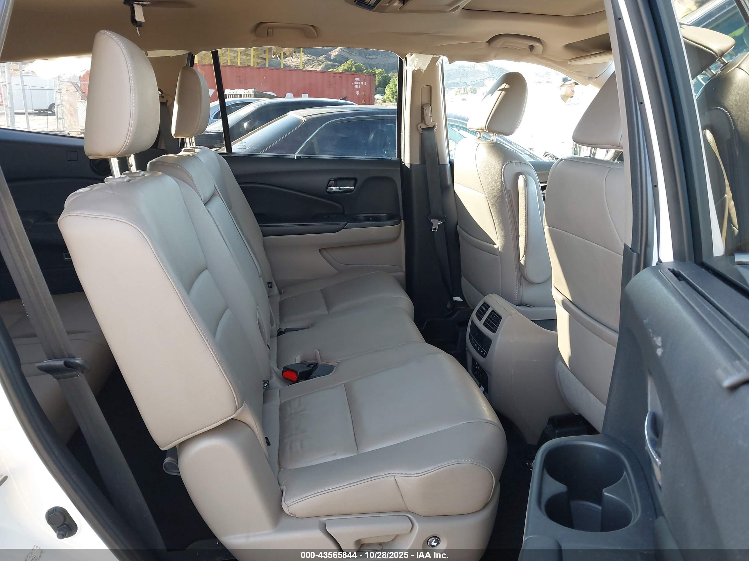 HONDA PILOT image 8