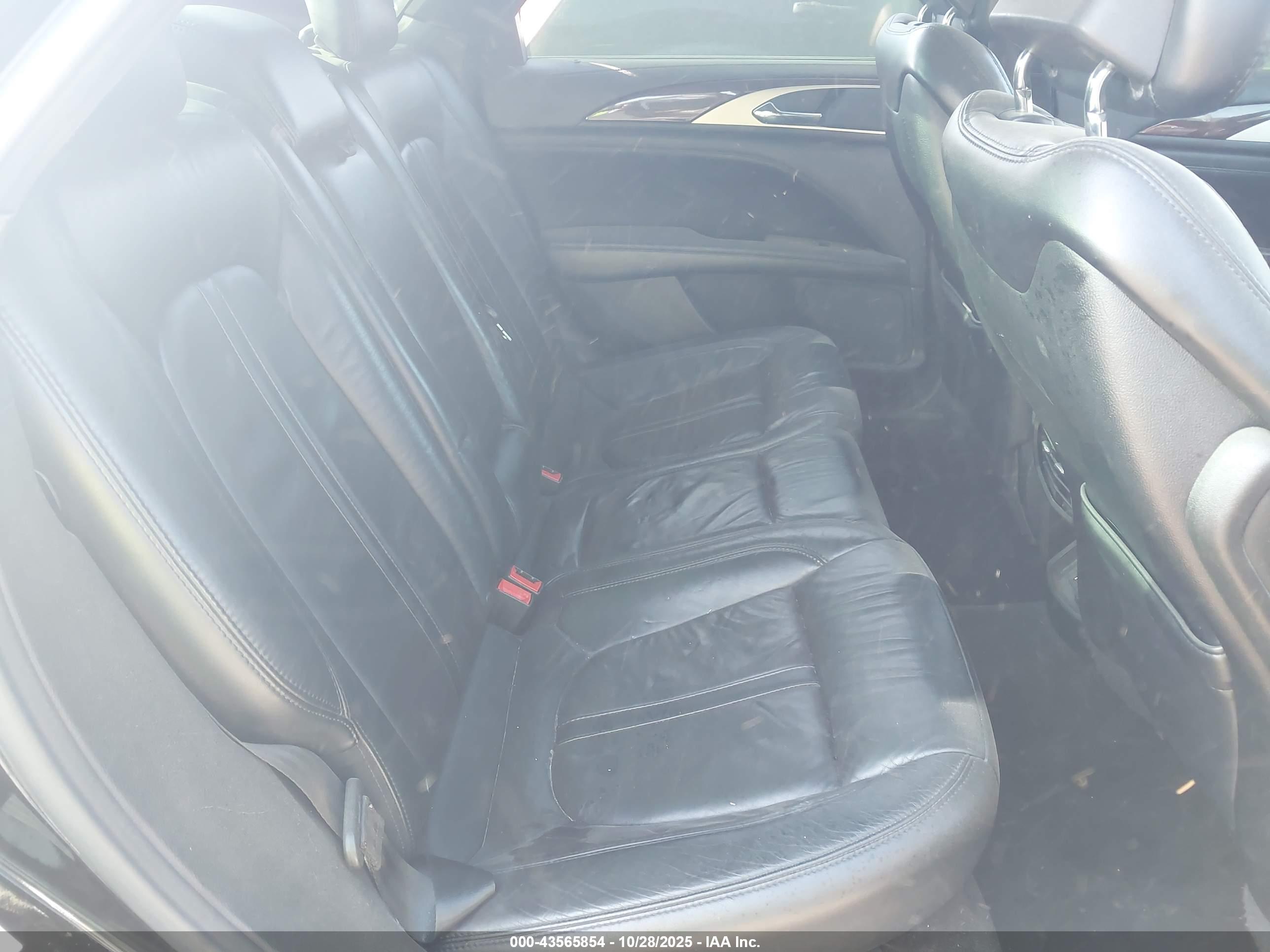 LINCOLN MKZ image 8