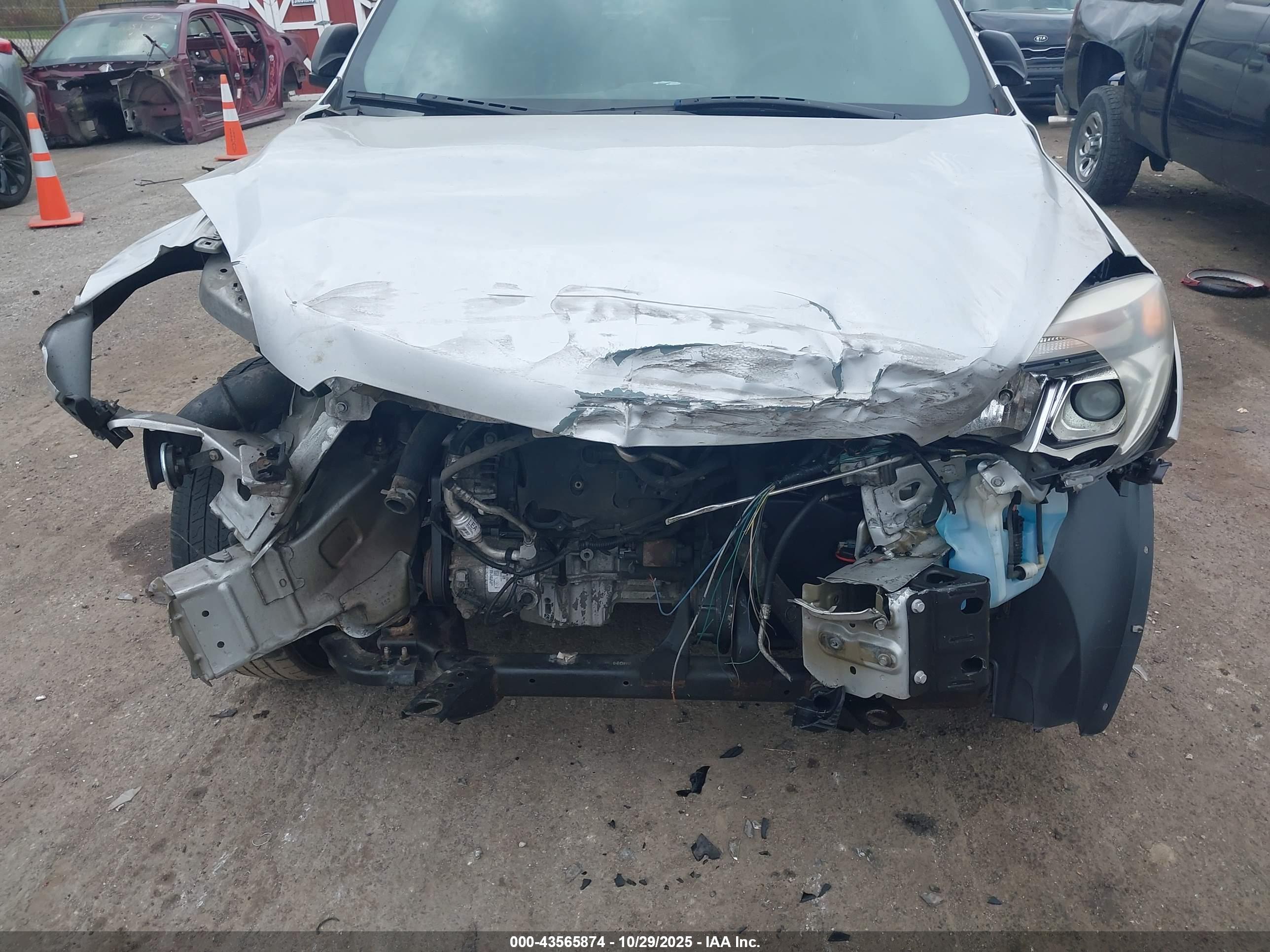 CHEVROLET EQUINOX image 6