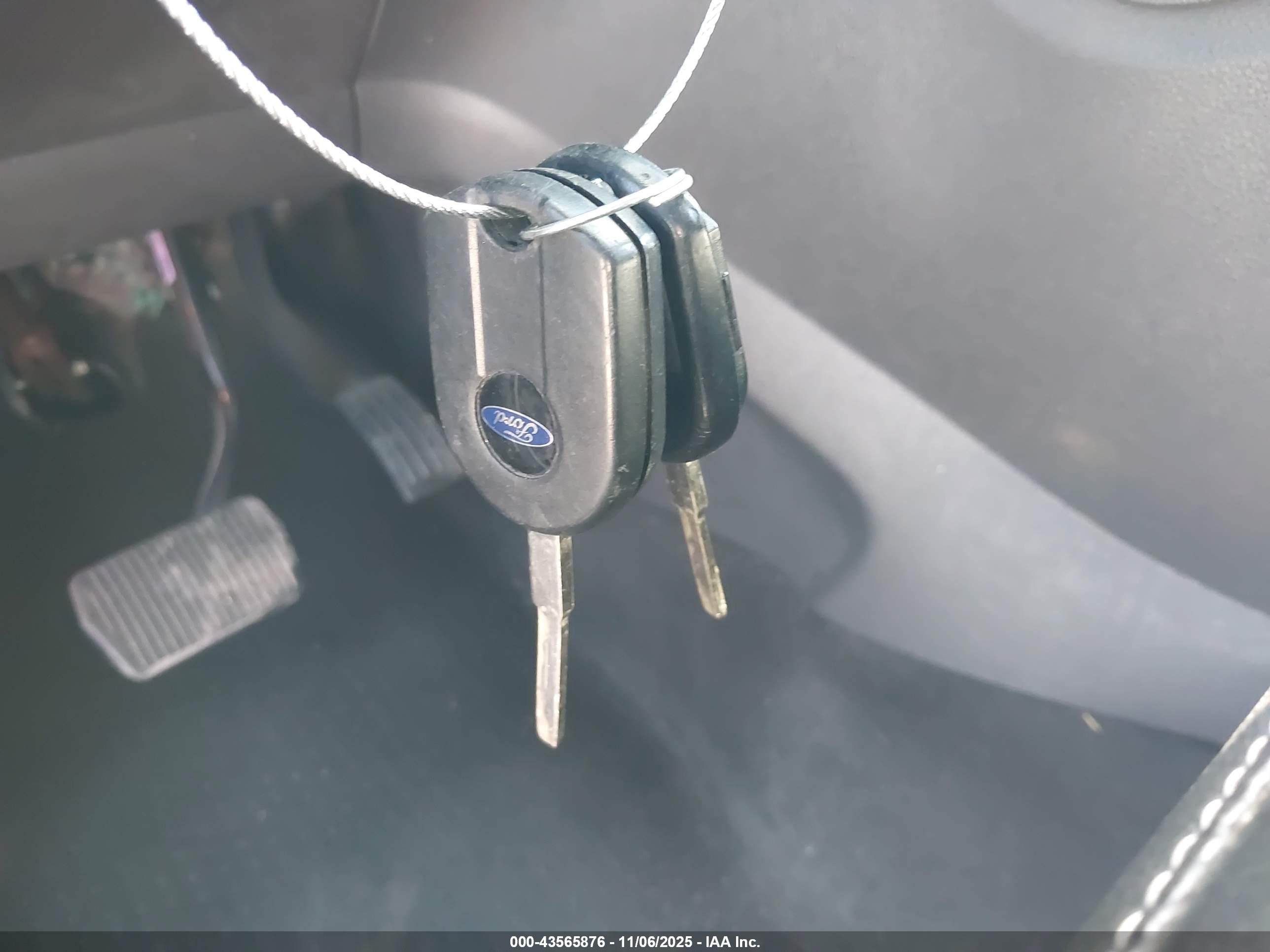 FORD ESCAPE image 11