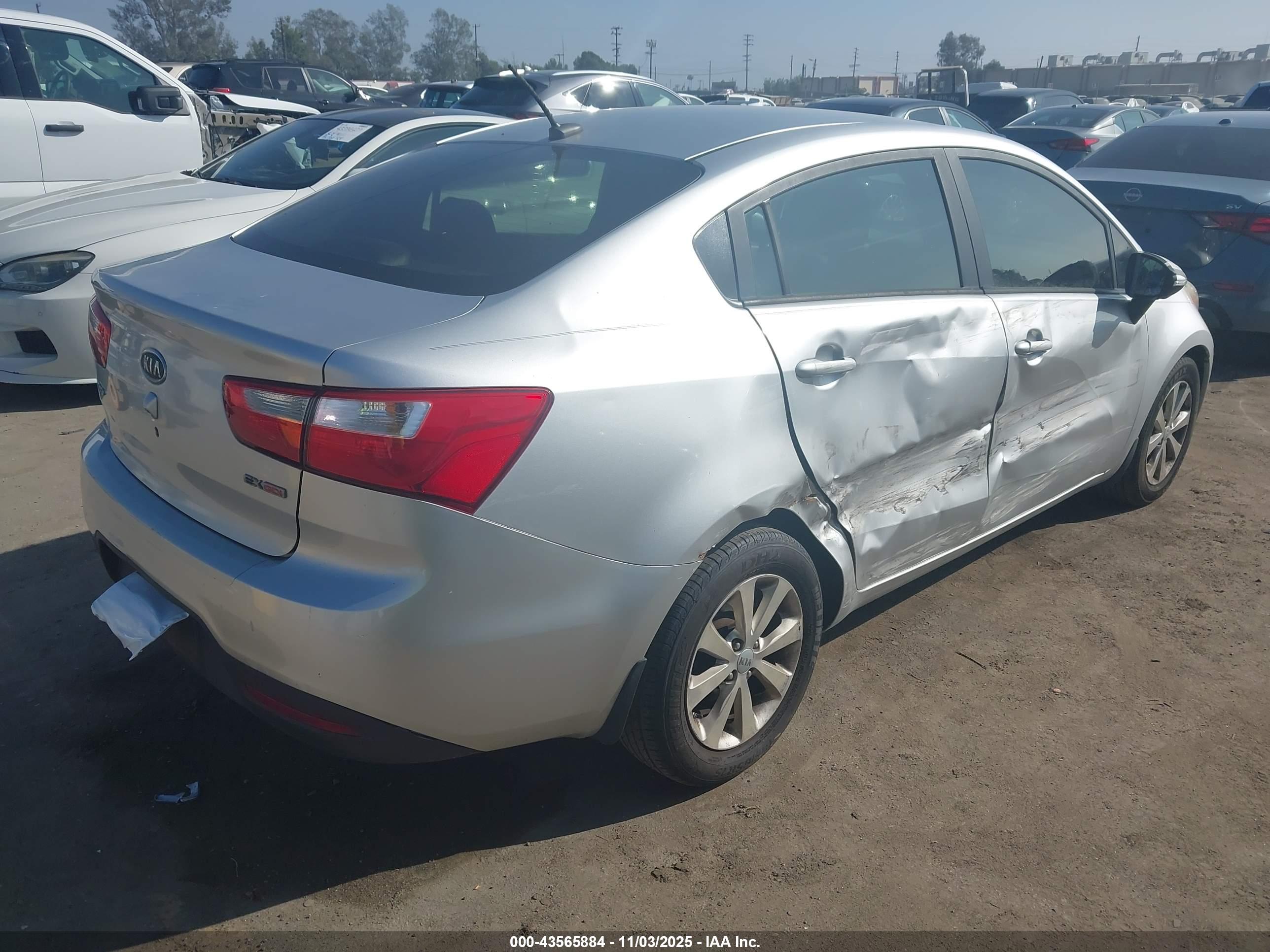 KIA RIO image 4