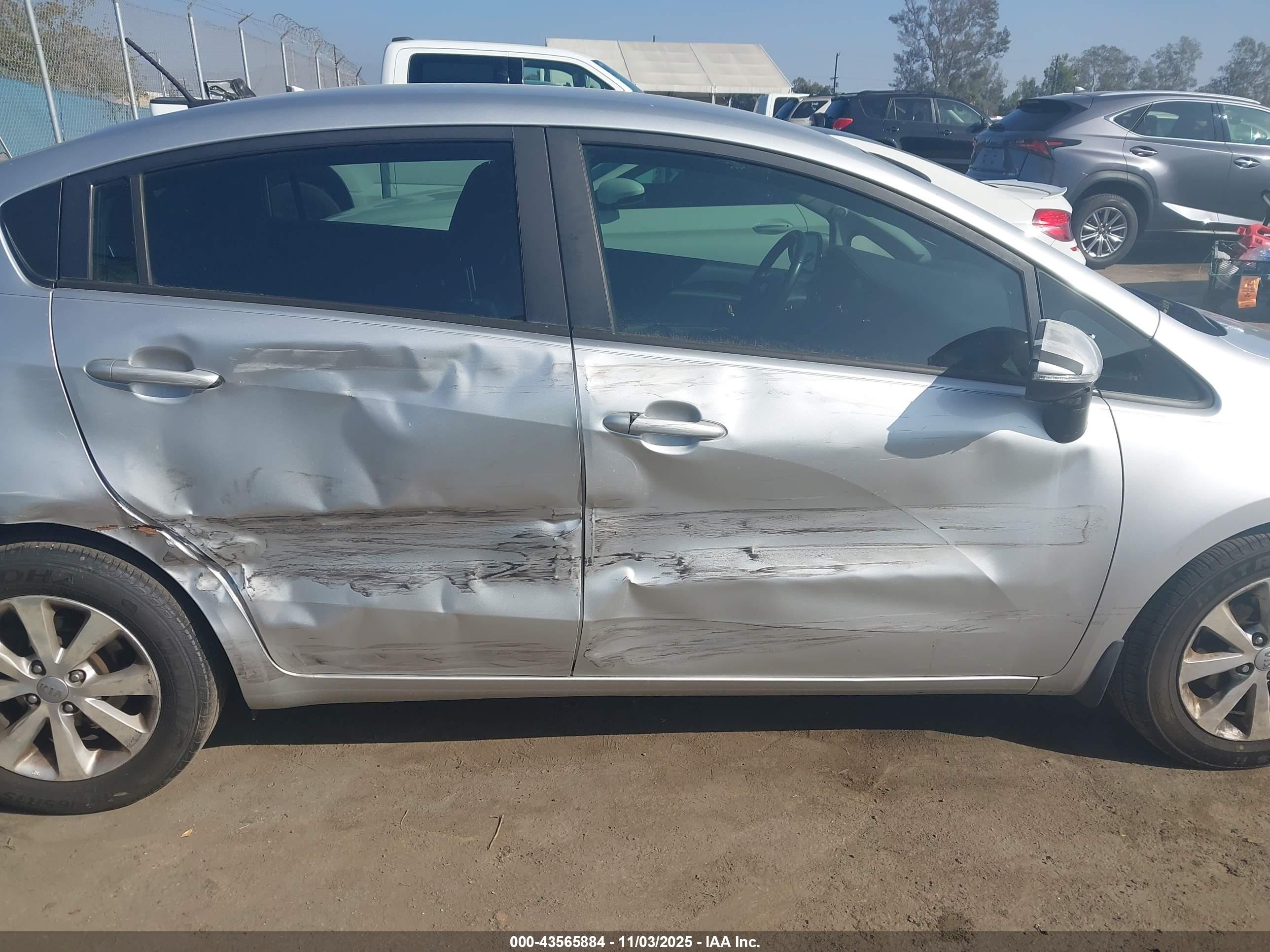 KIA RIO image 6