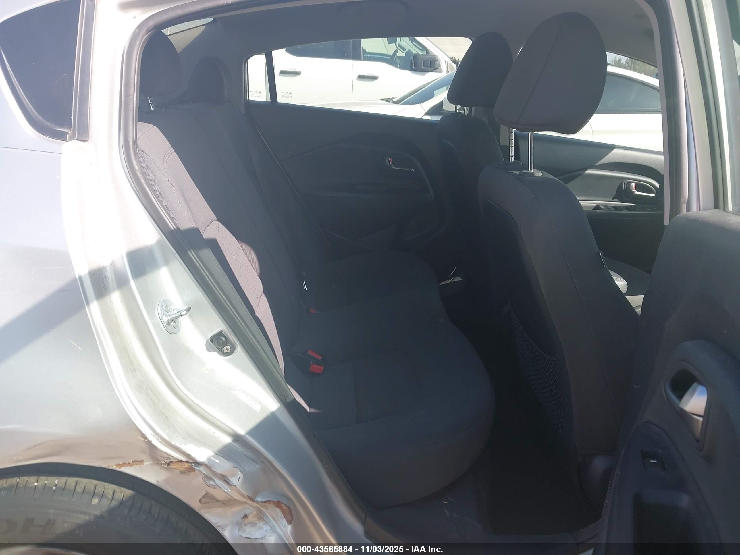 KIA RIO image 8
