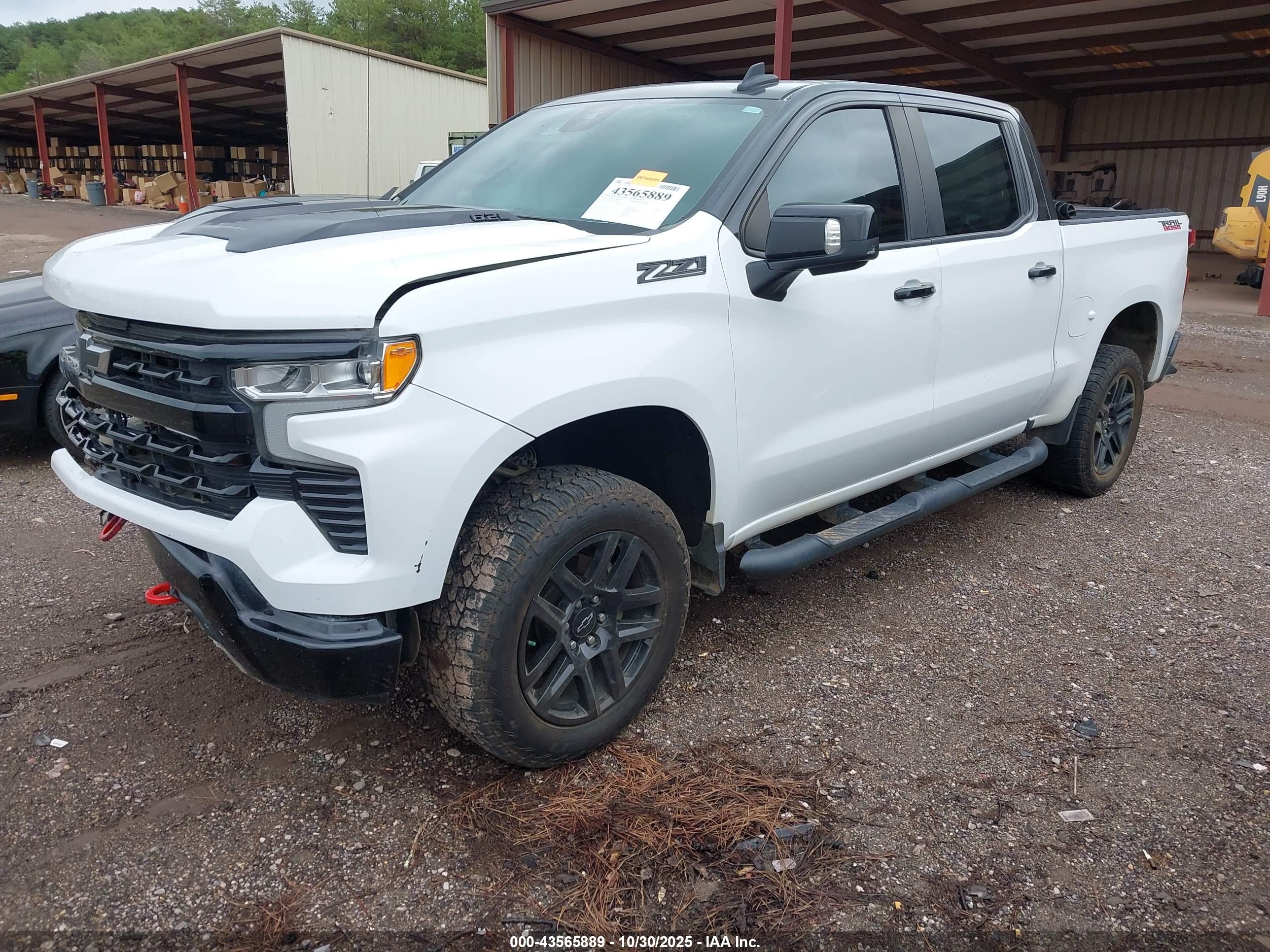 CHEVROLET SILVERADO image 2