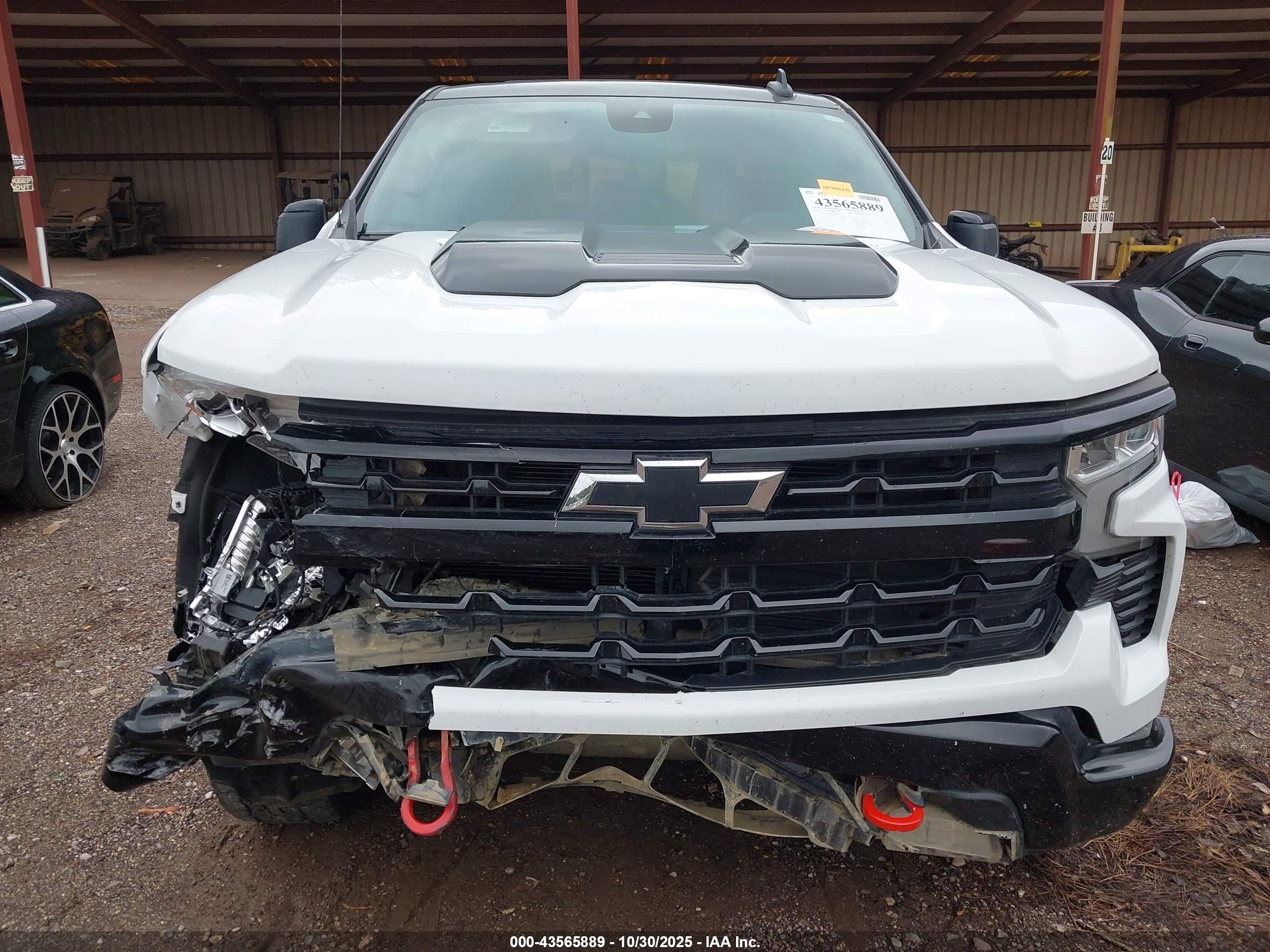 CHEVROLET SILVERADO image 6