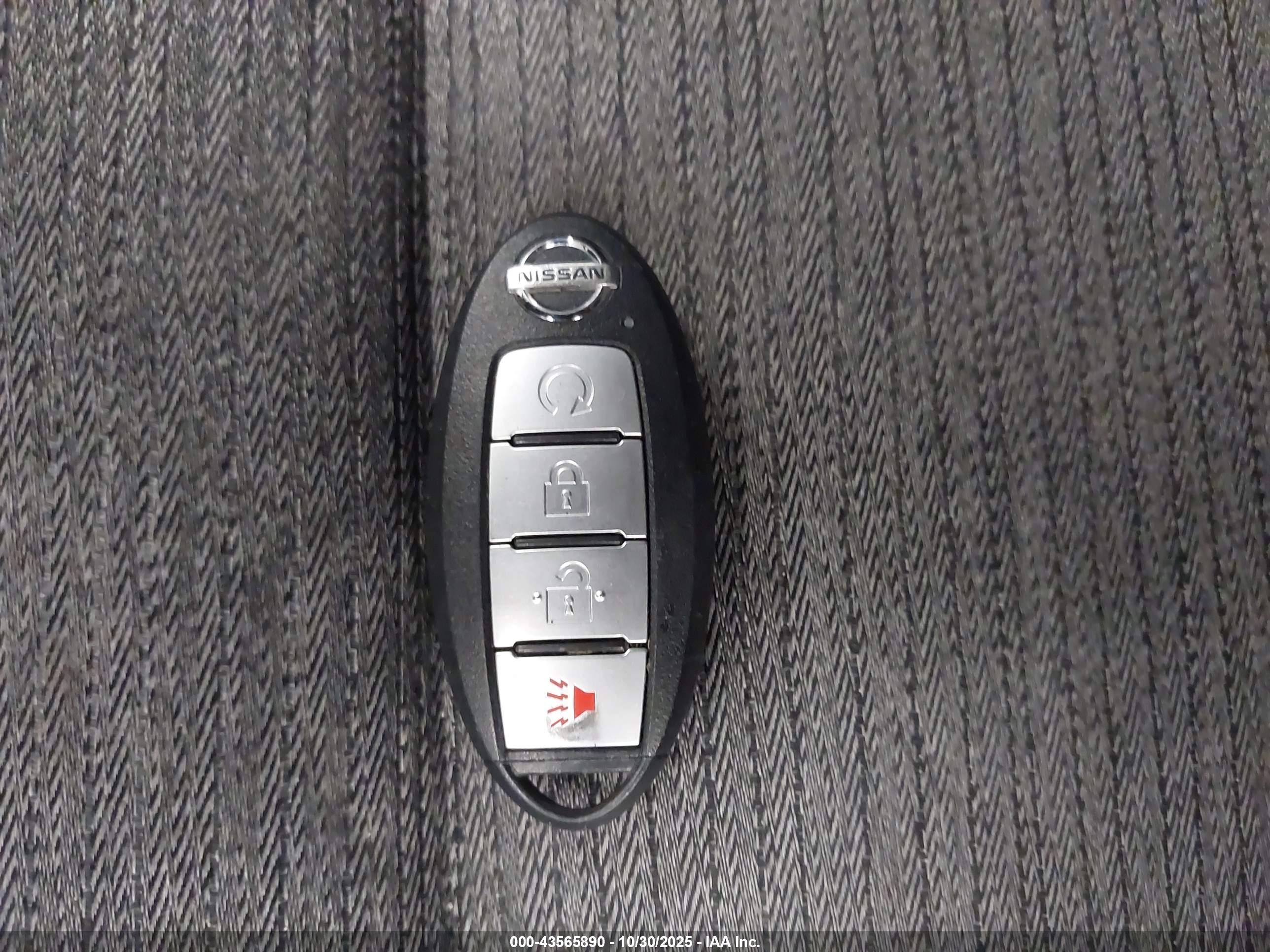 NISSAN ROGUE image 11