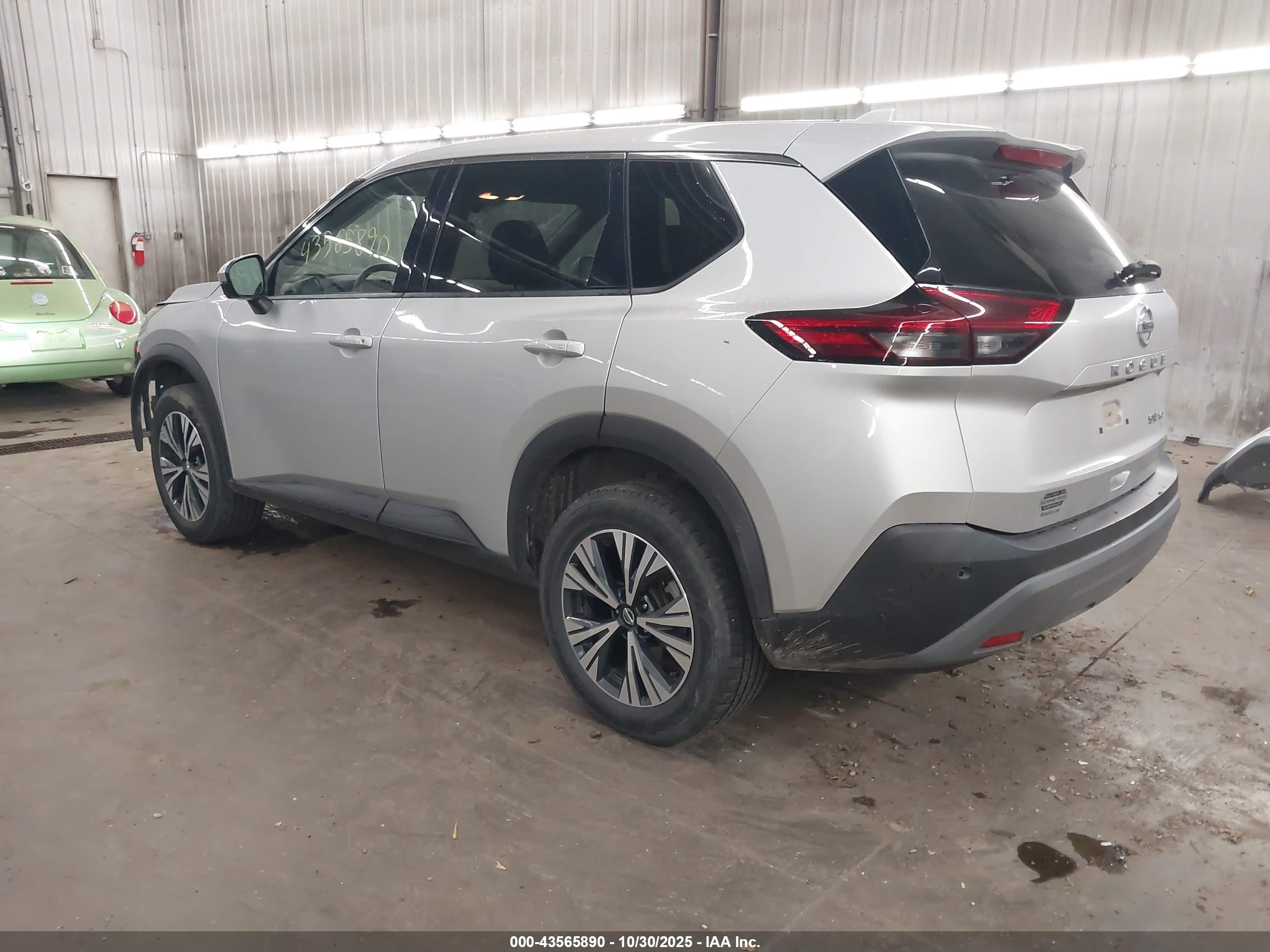 NISSAN ROGUE image 3