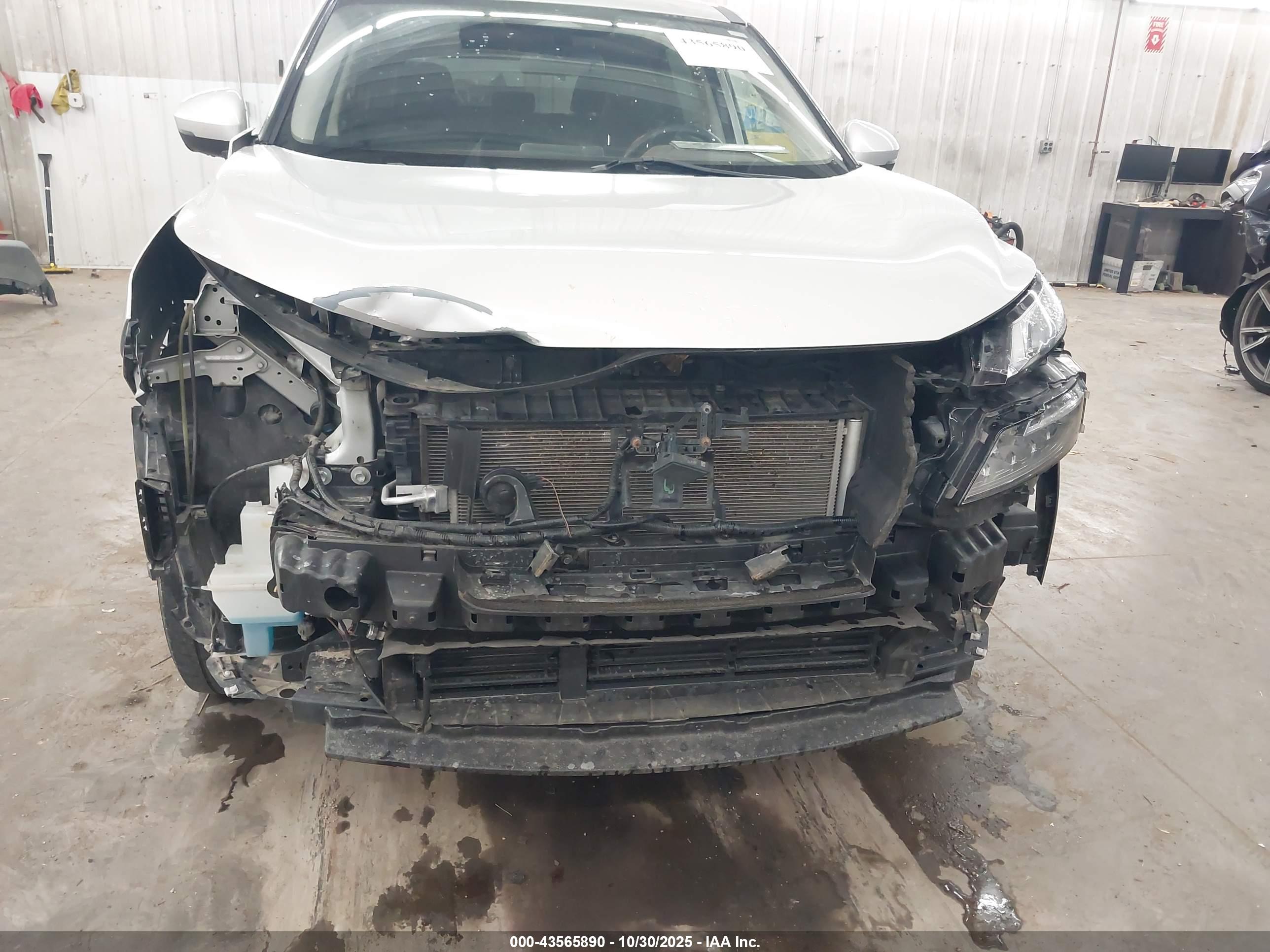 NISSAN ROGUE image 6
