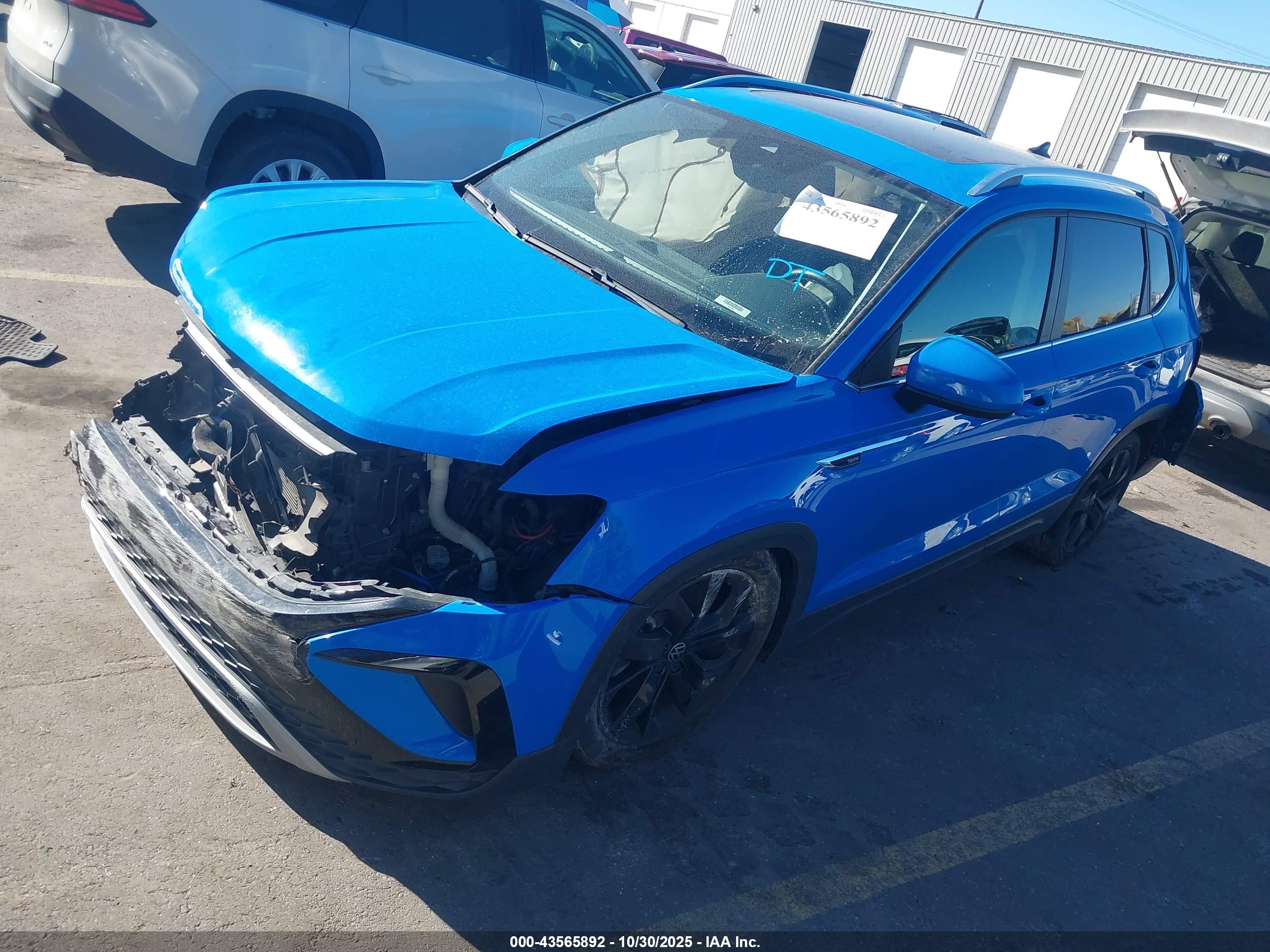 VOLKSWAGEN TAOS image 2
