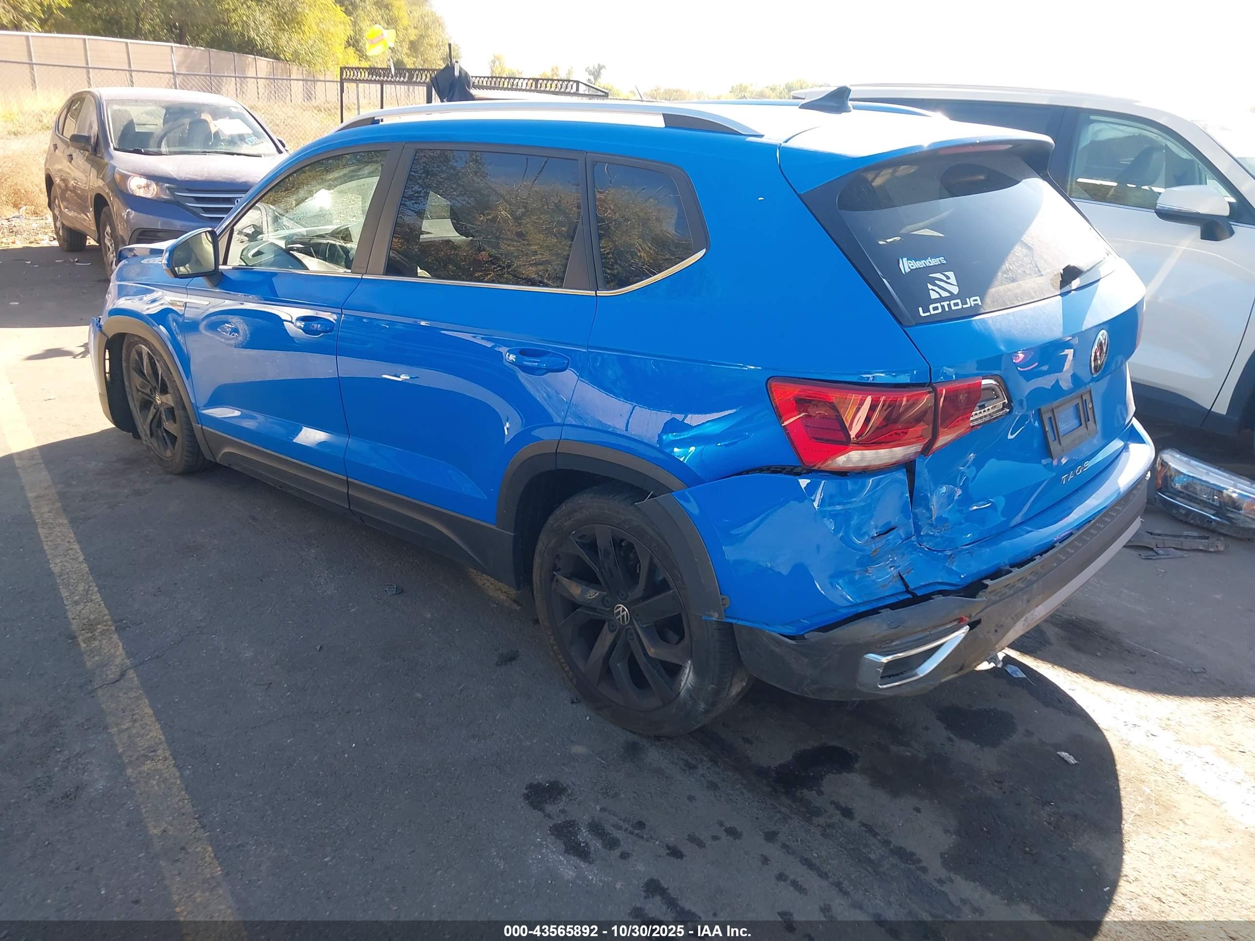 VOLKSWAGEN TAOS image 3