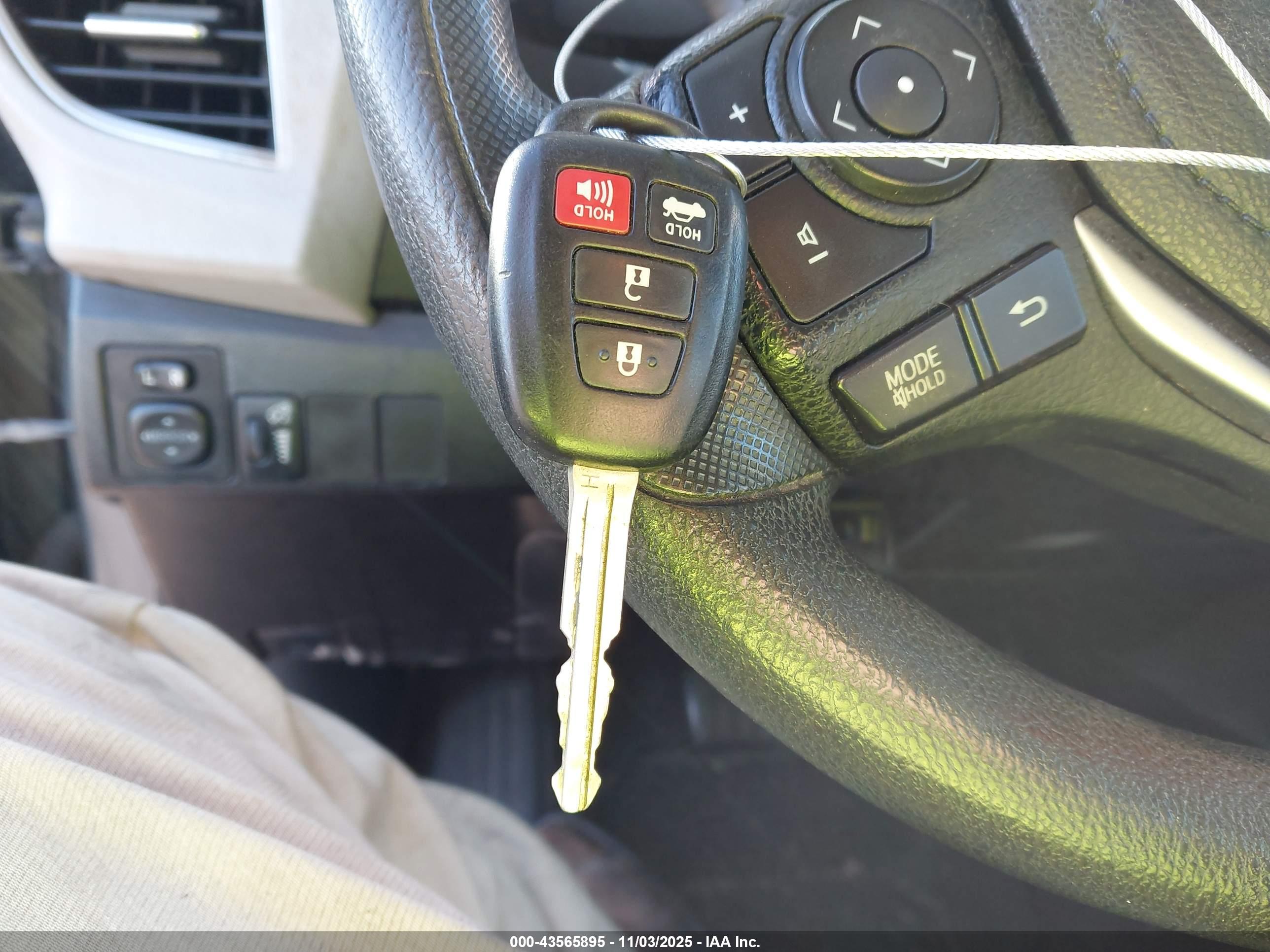 TOYOTA COROLLA image 11