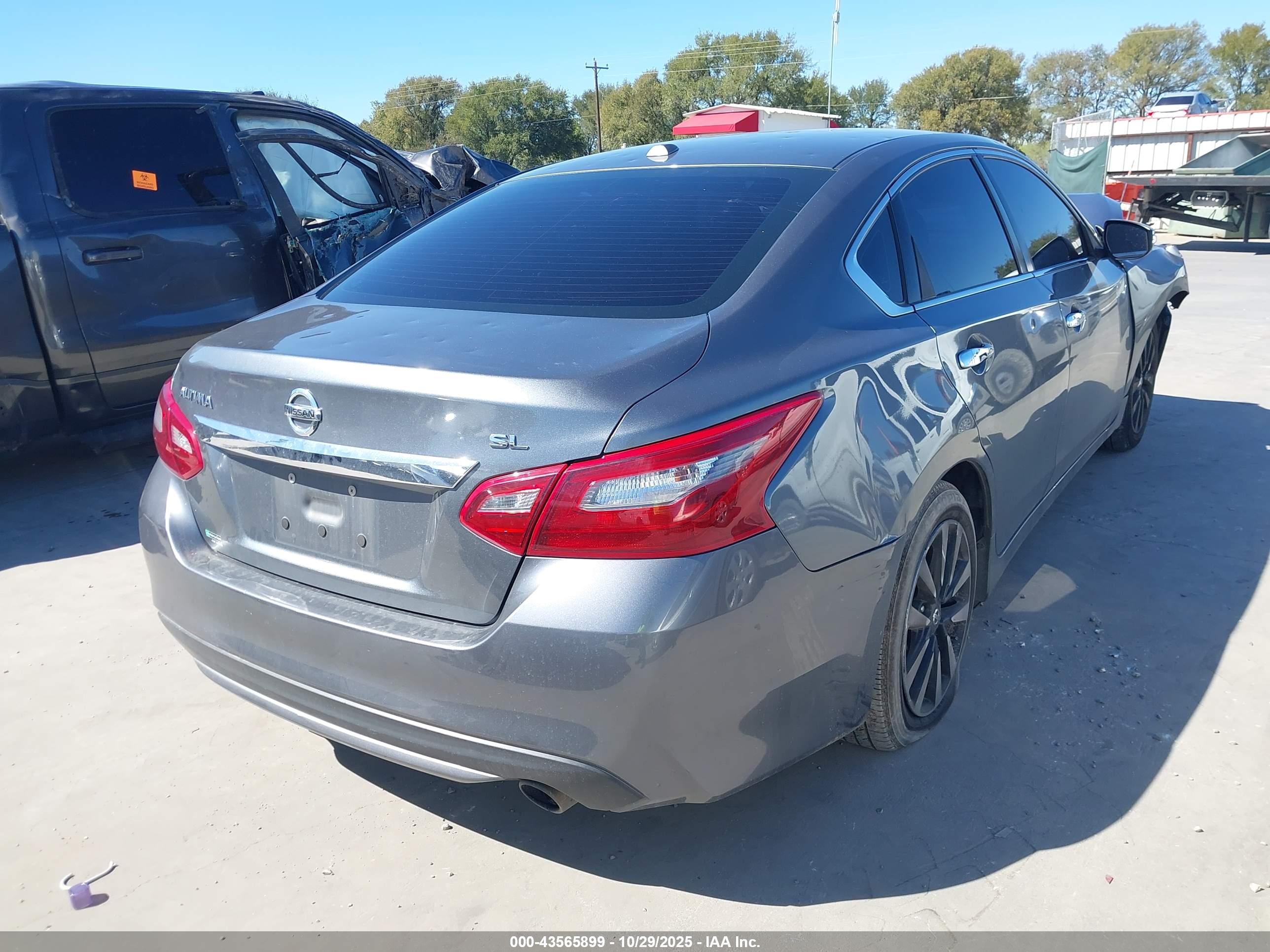 NISSAN ALTIMA image 4