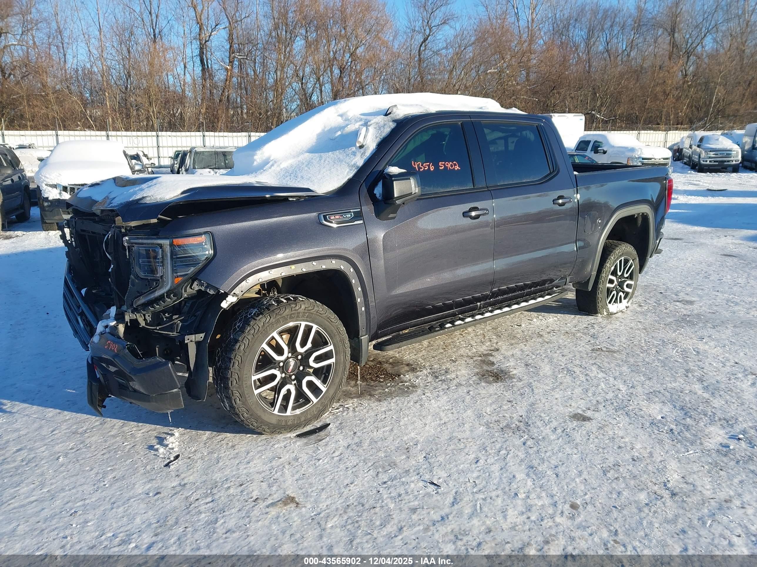 GMC SIERRA image 2