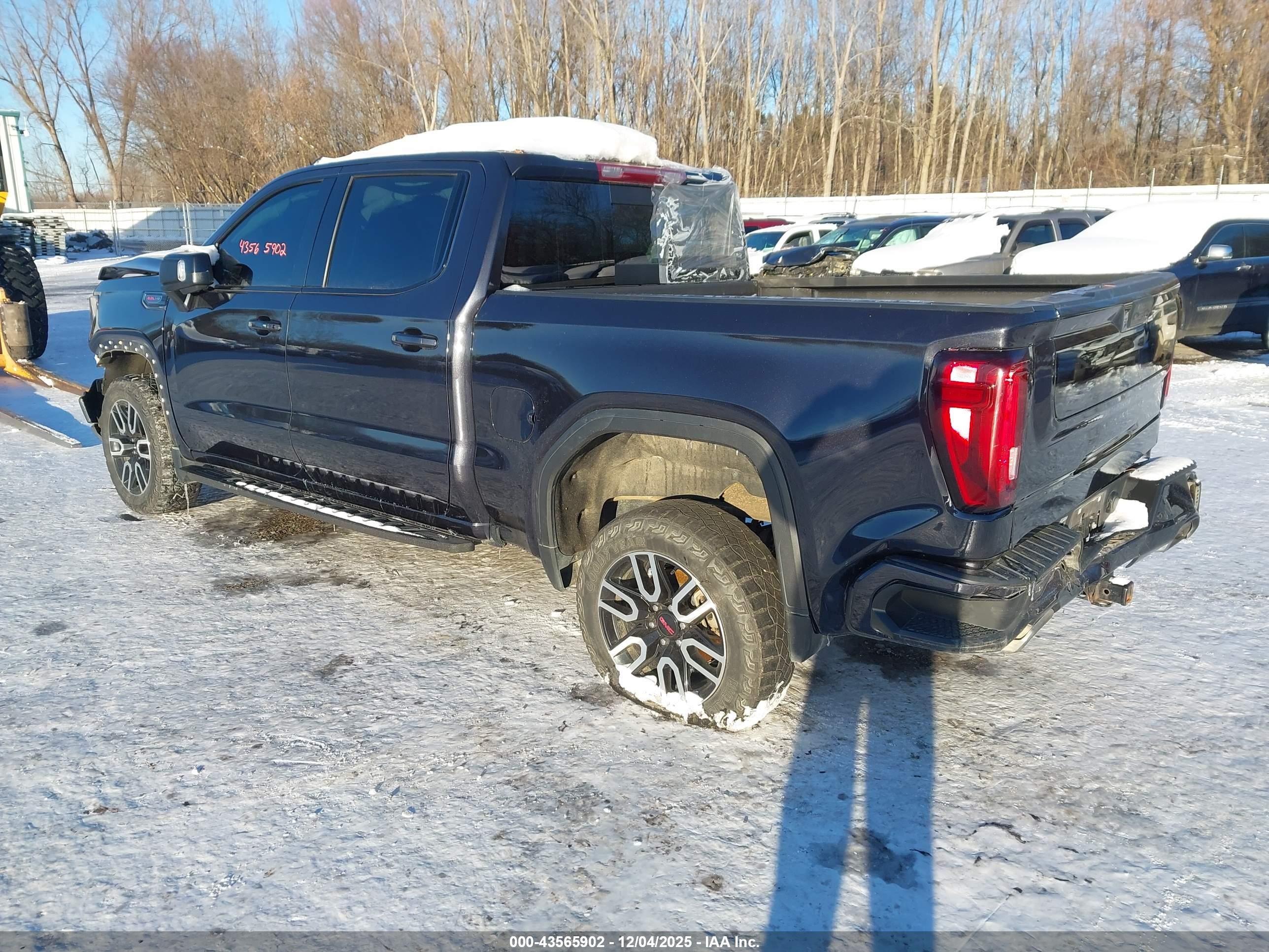 GMC SIERRA image 3