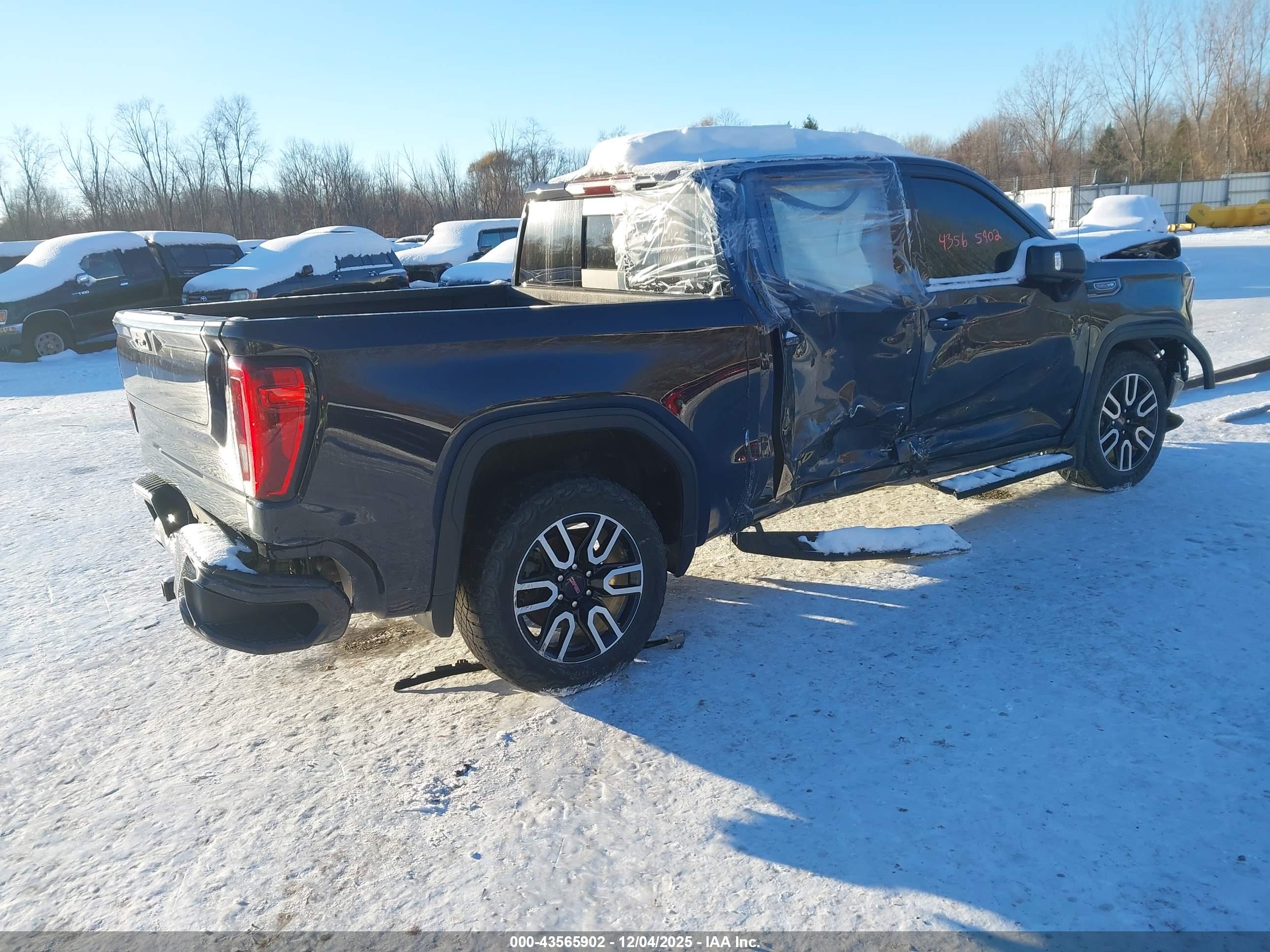 GMC SIERRA image 4