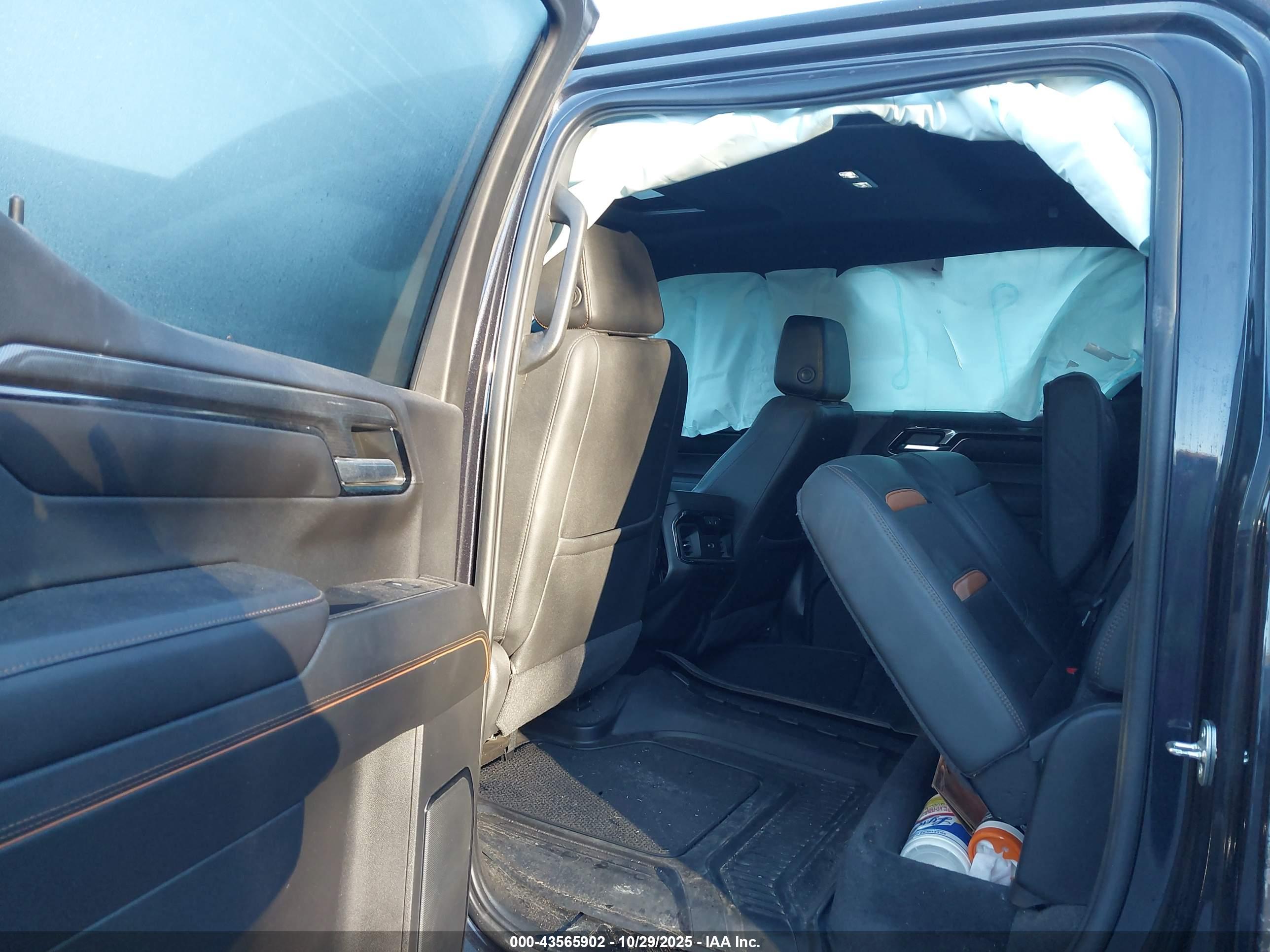 GMC SIERRA image 8