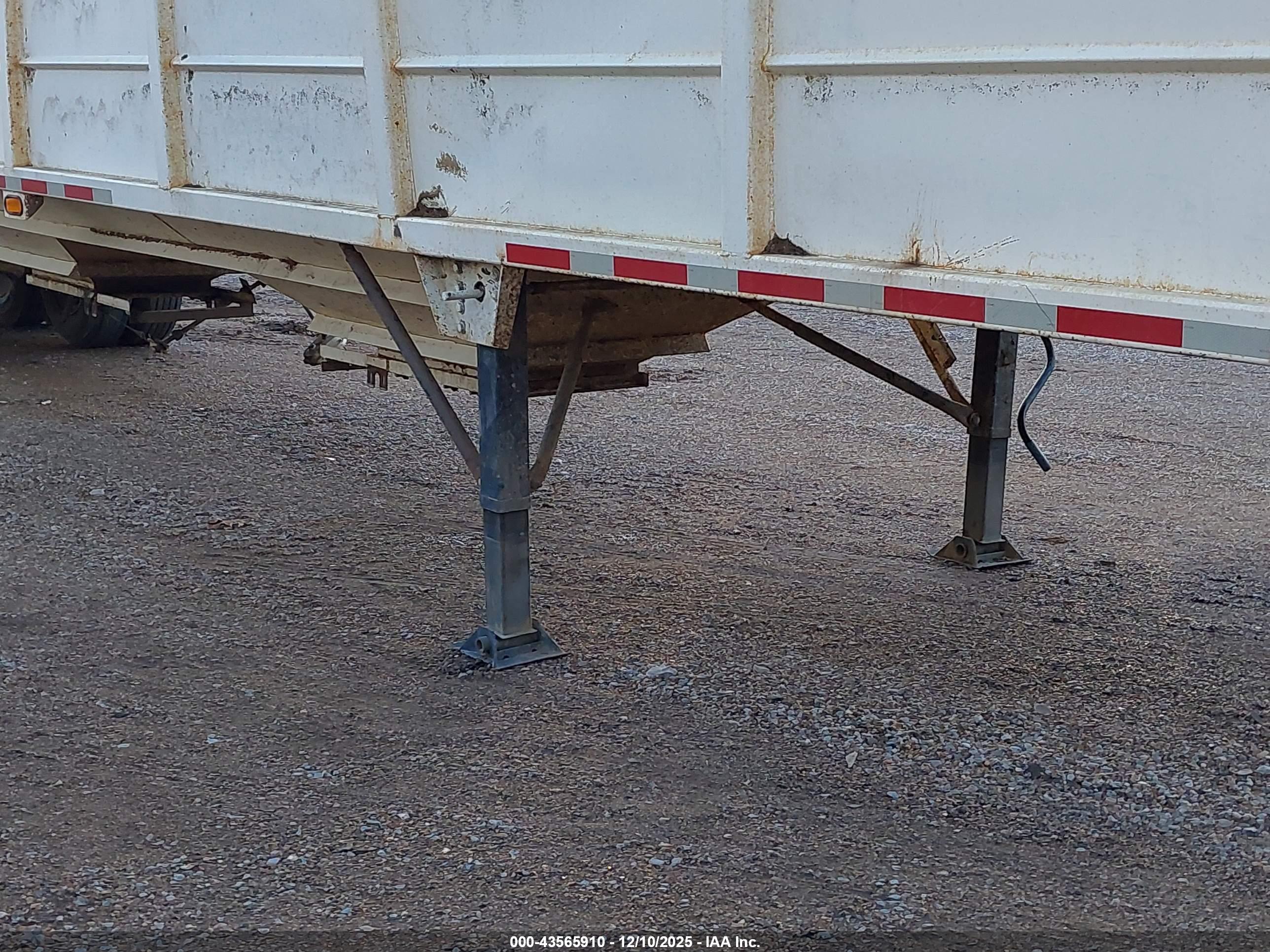 KBH TRAILER image 7