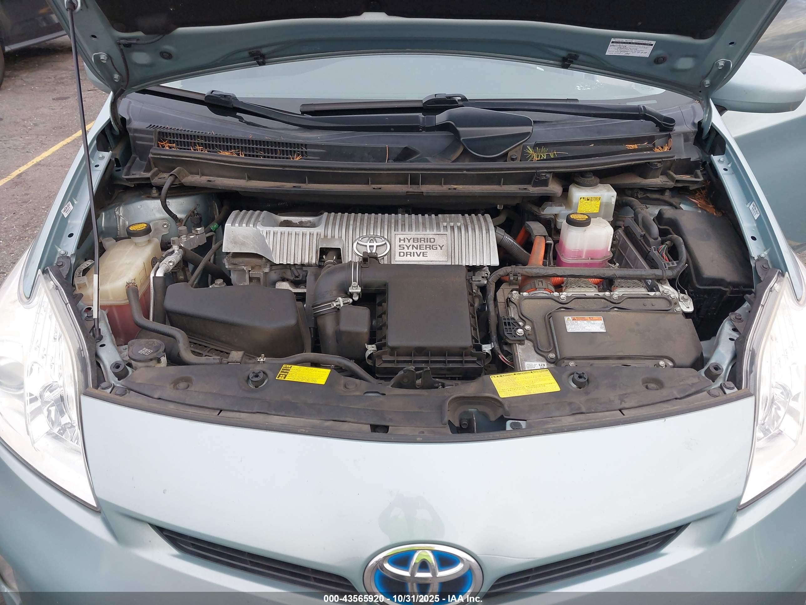 TOYOTA PRIUS image 10