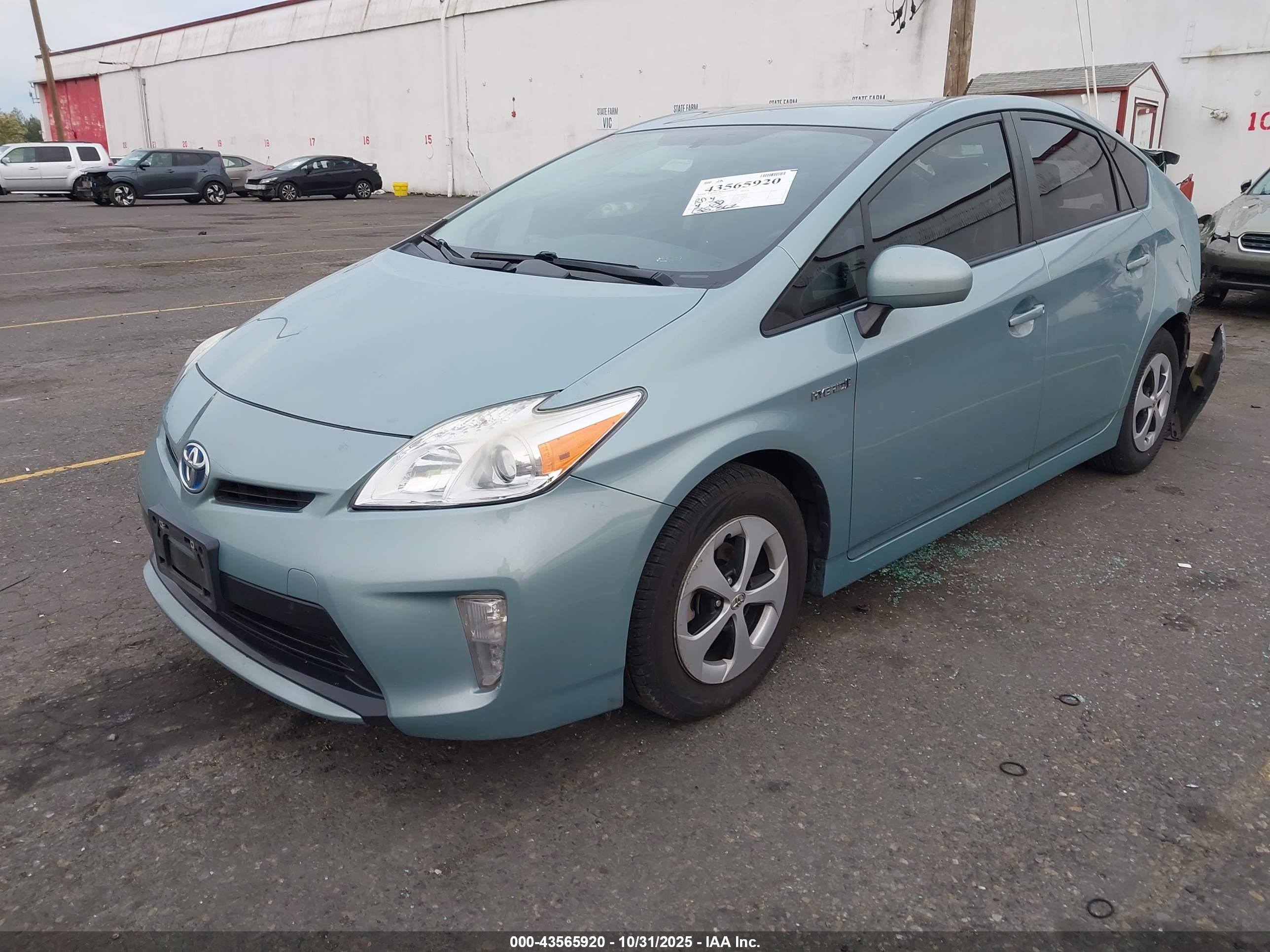 TOYOTA PRIUS image 2