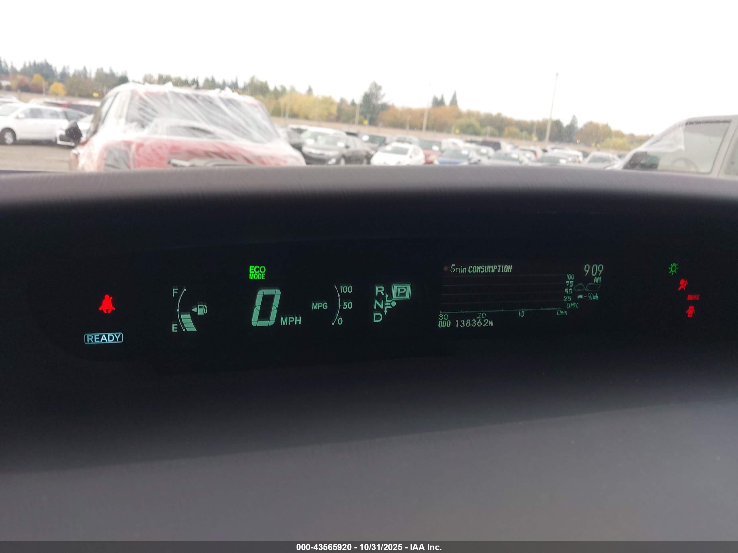 TOYOTA PRIUS image 7