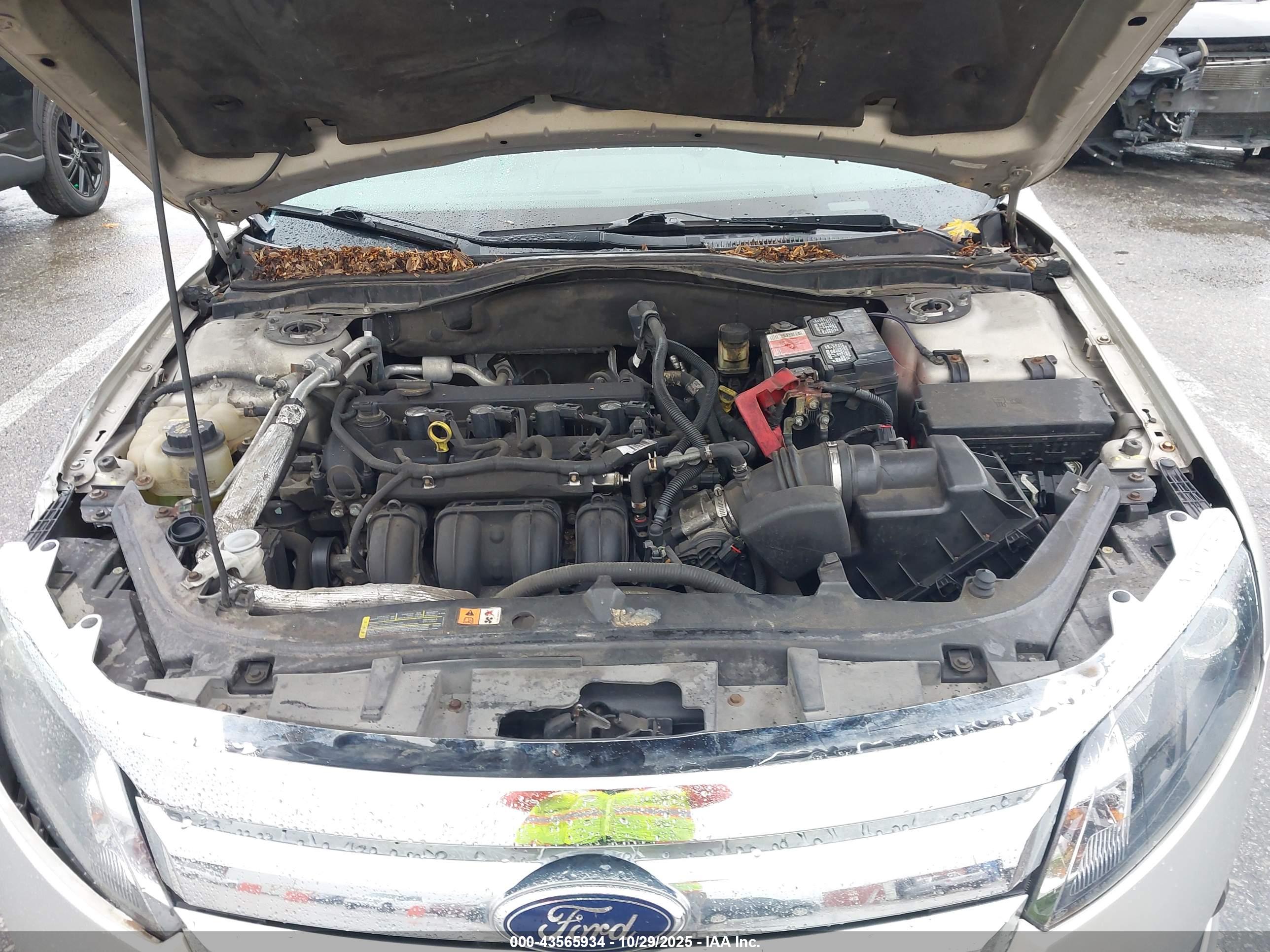 FORD FUSION image 10