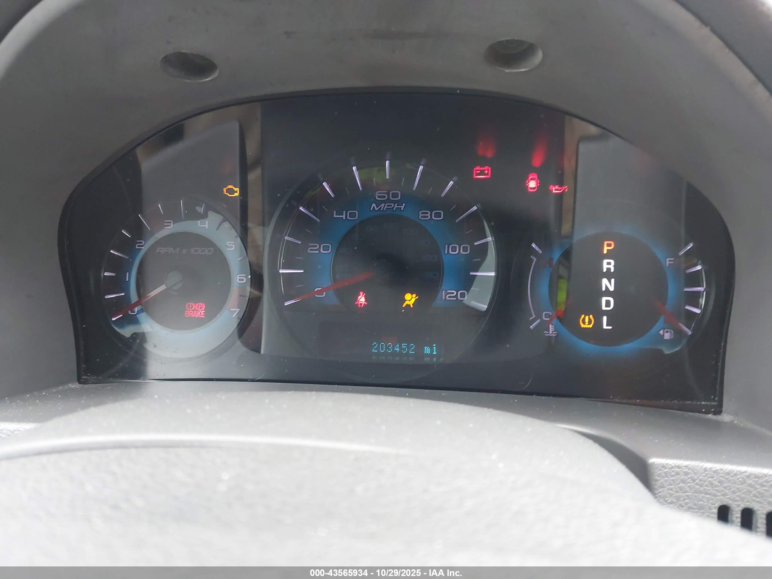 FORD FUSION image 7