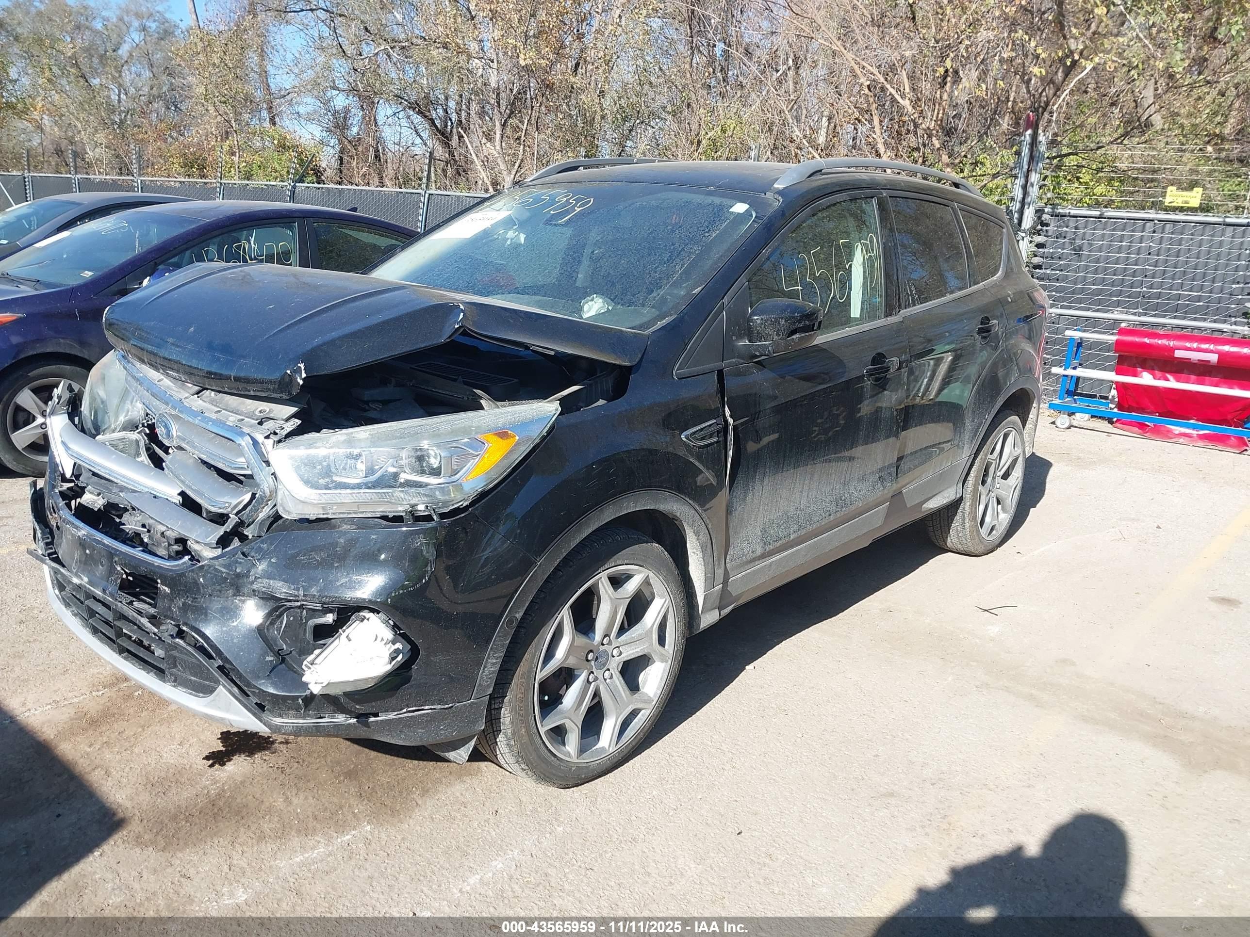 FORD ESCAPE image 2
