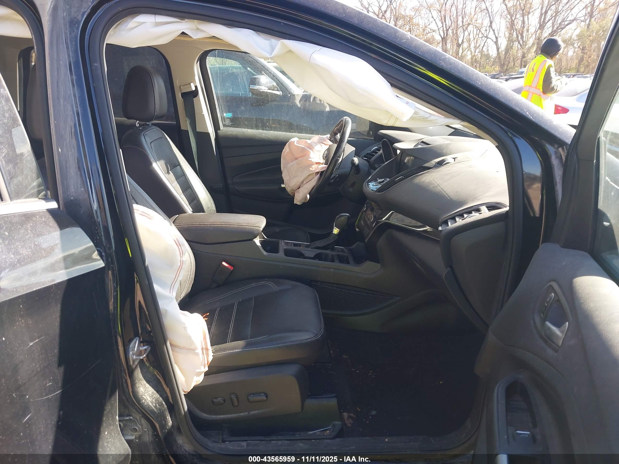 FORD ESCAPE image 5