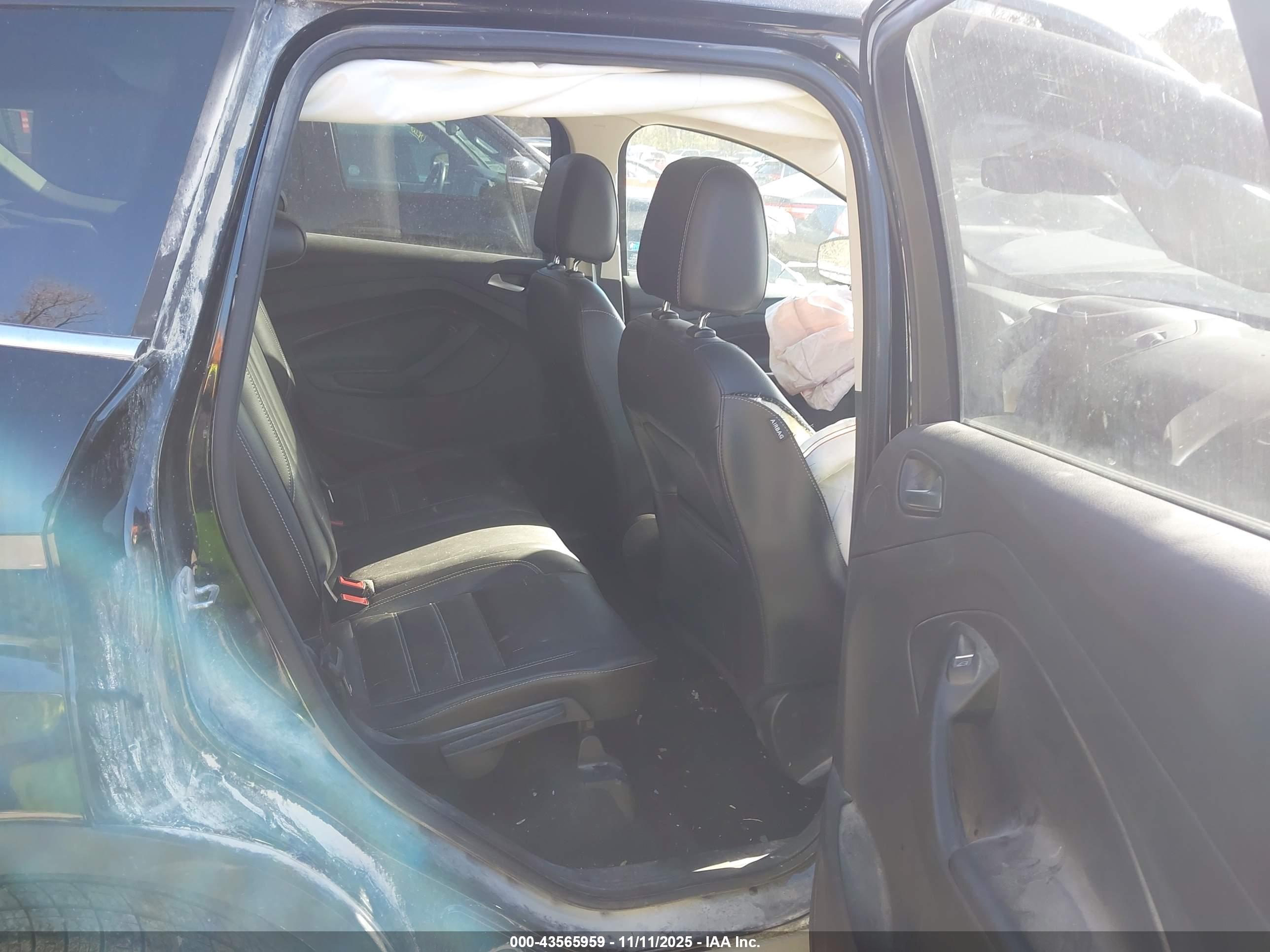 FORD ESCAPE image 8
