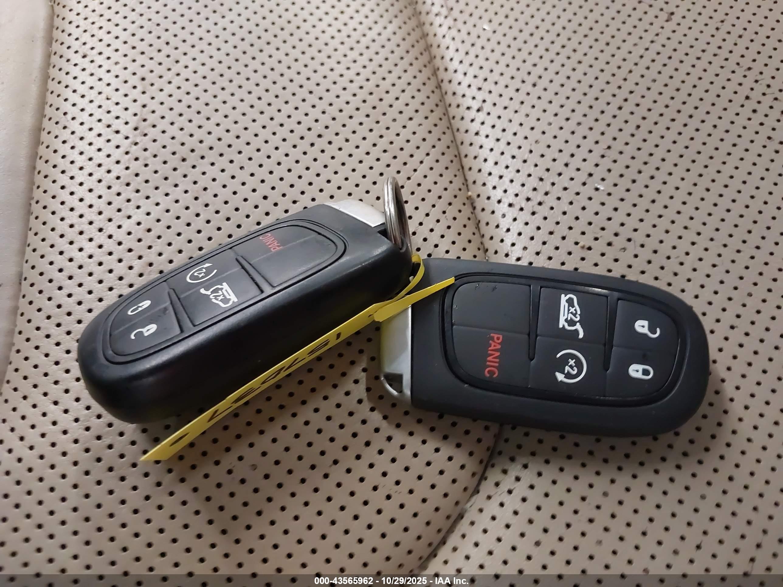 JEEP CHEROKEE image 11