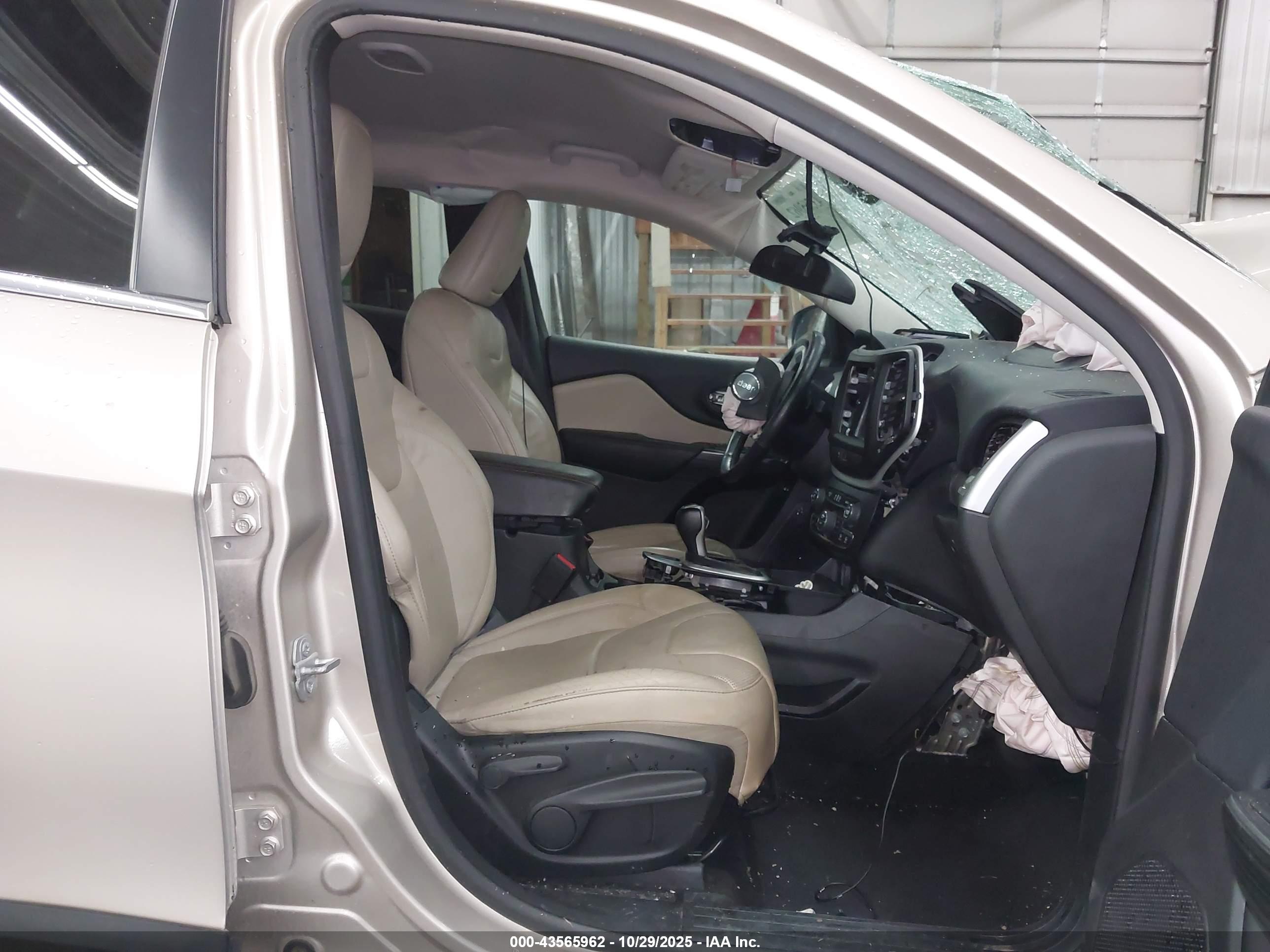 JEEP CHEROKEE image 5