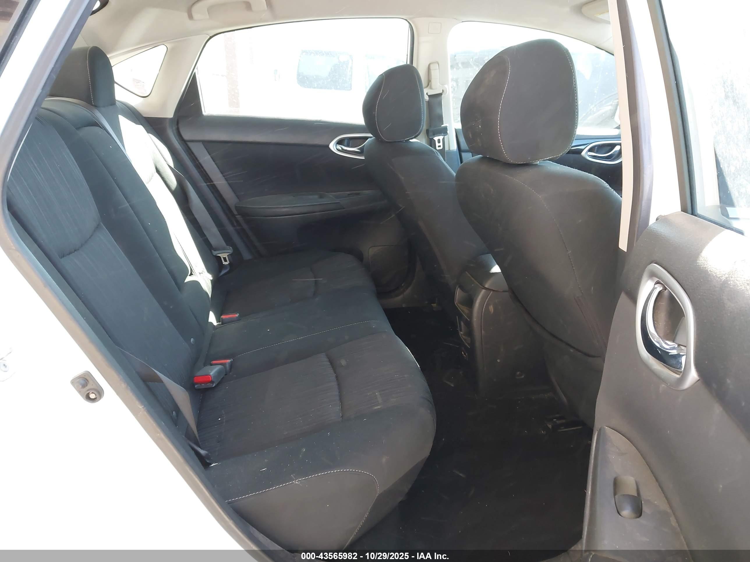 NISSAN SENTRA image 8