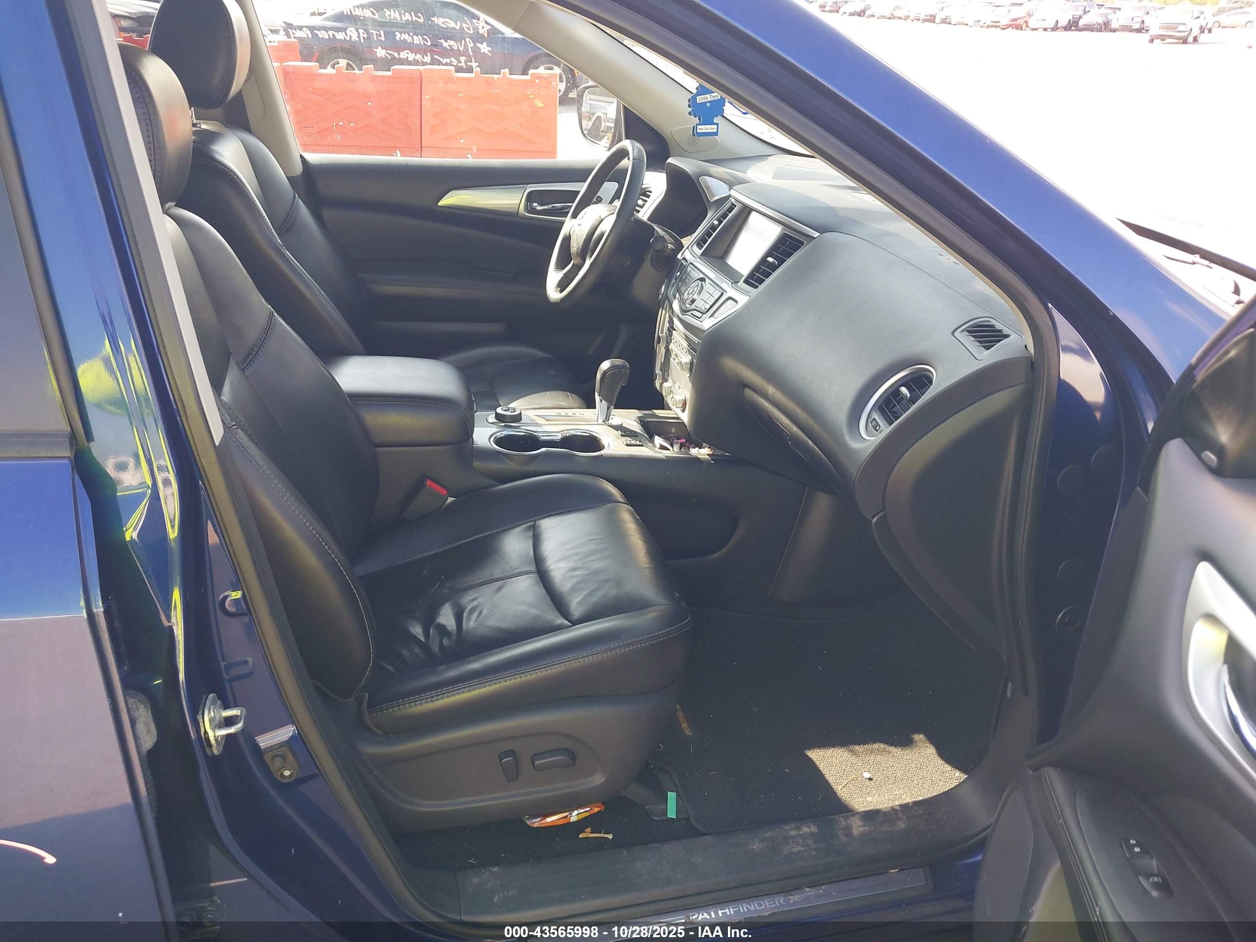 NISSAN PATHFINDER image 5