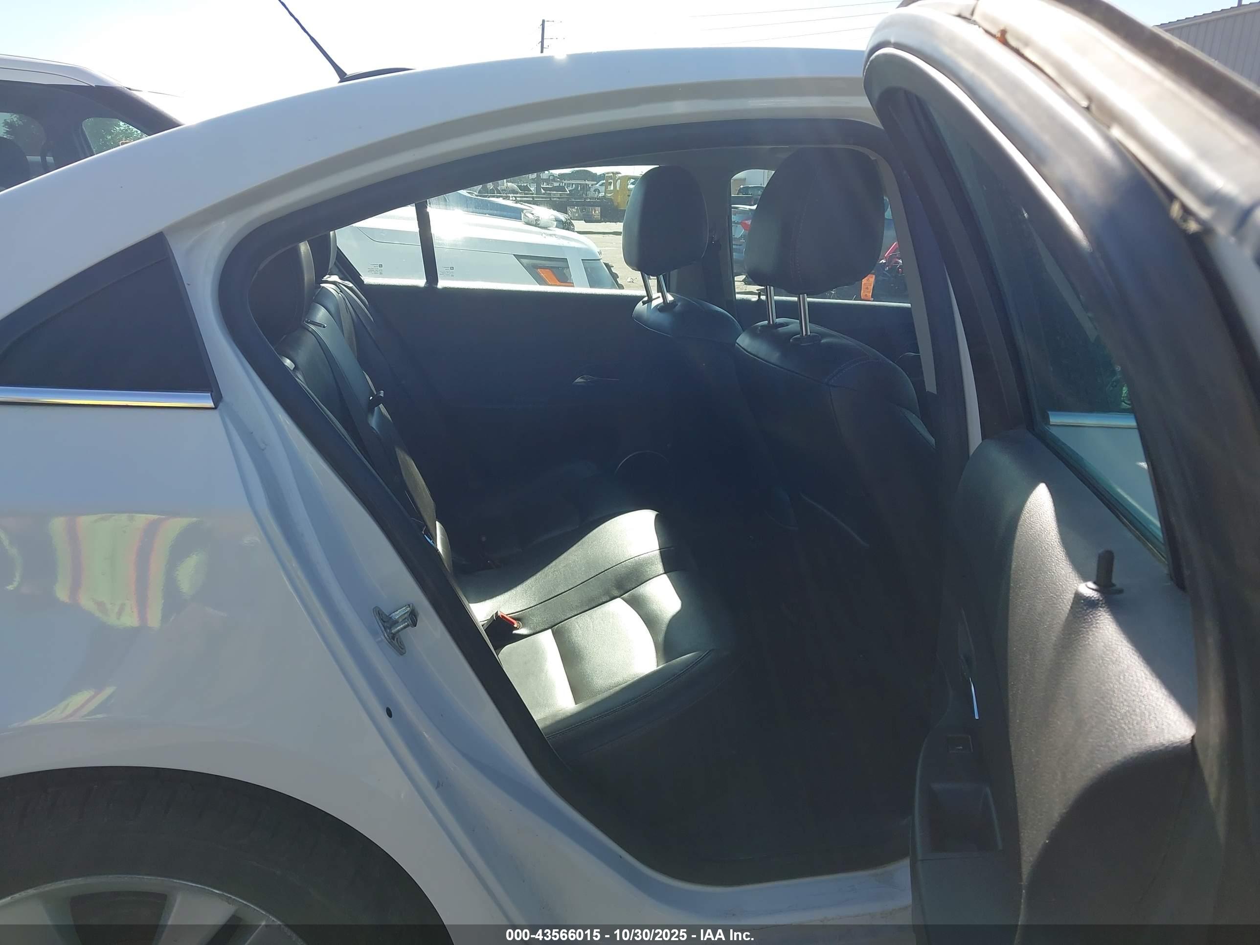 CHEVROLET CRUZE image 8