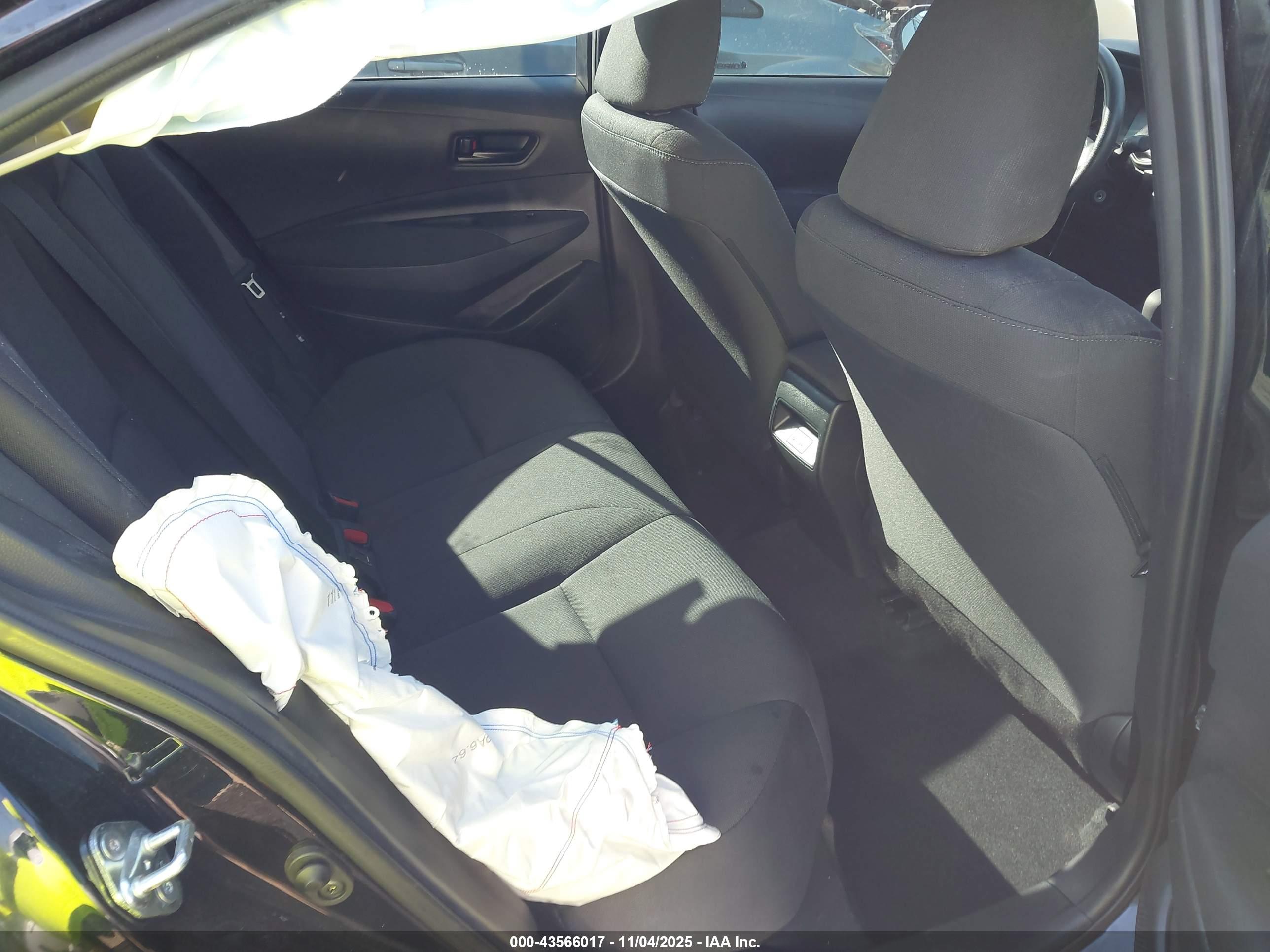 TOYOTA COROLLA image 8