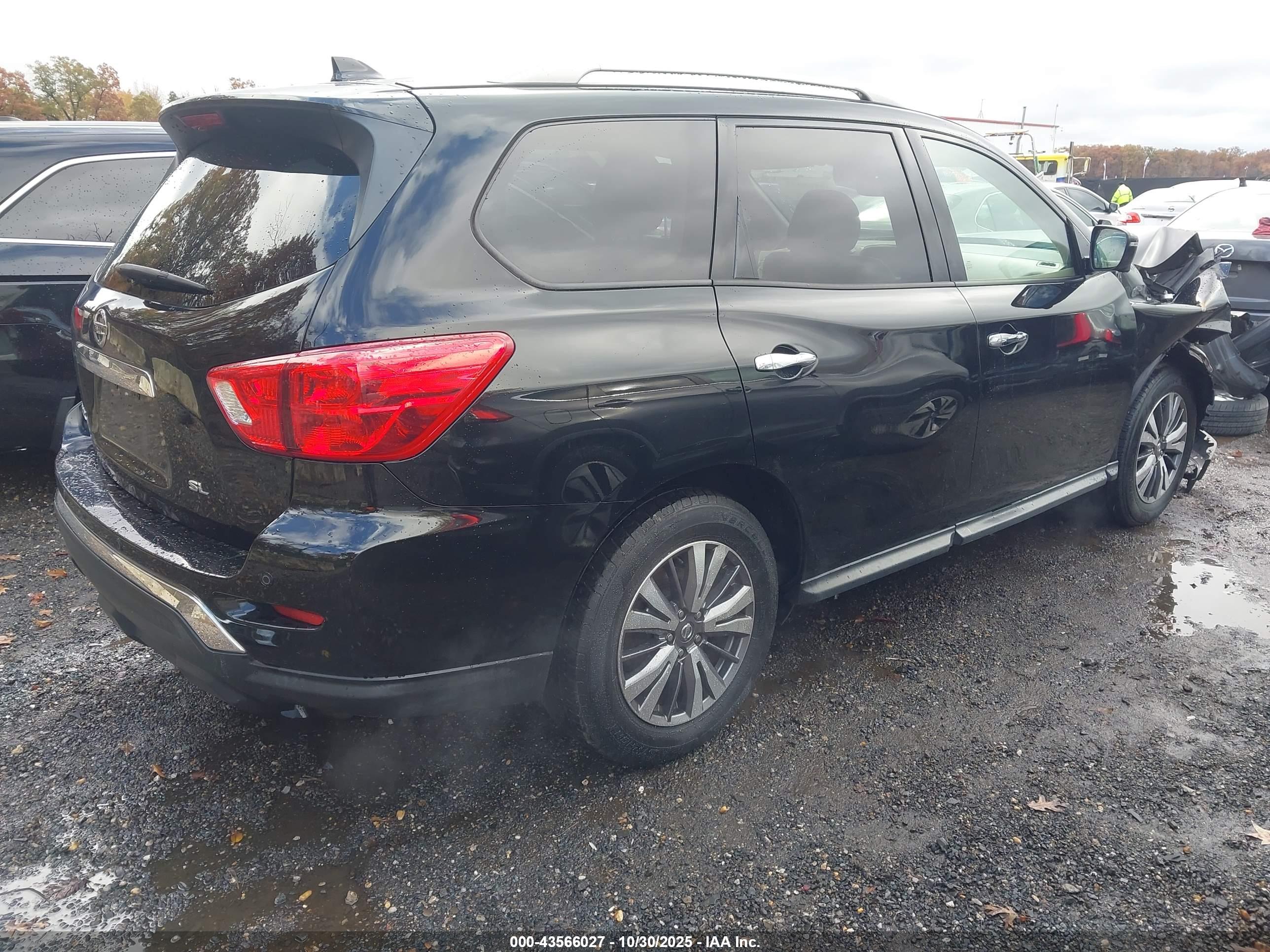 NISSAN PATHFINDER image 4