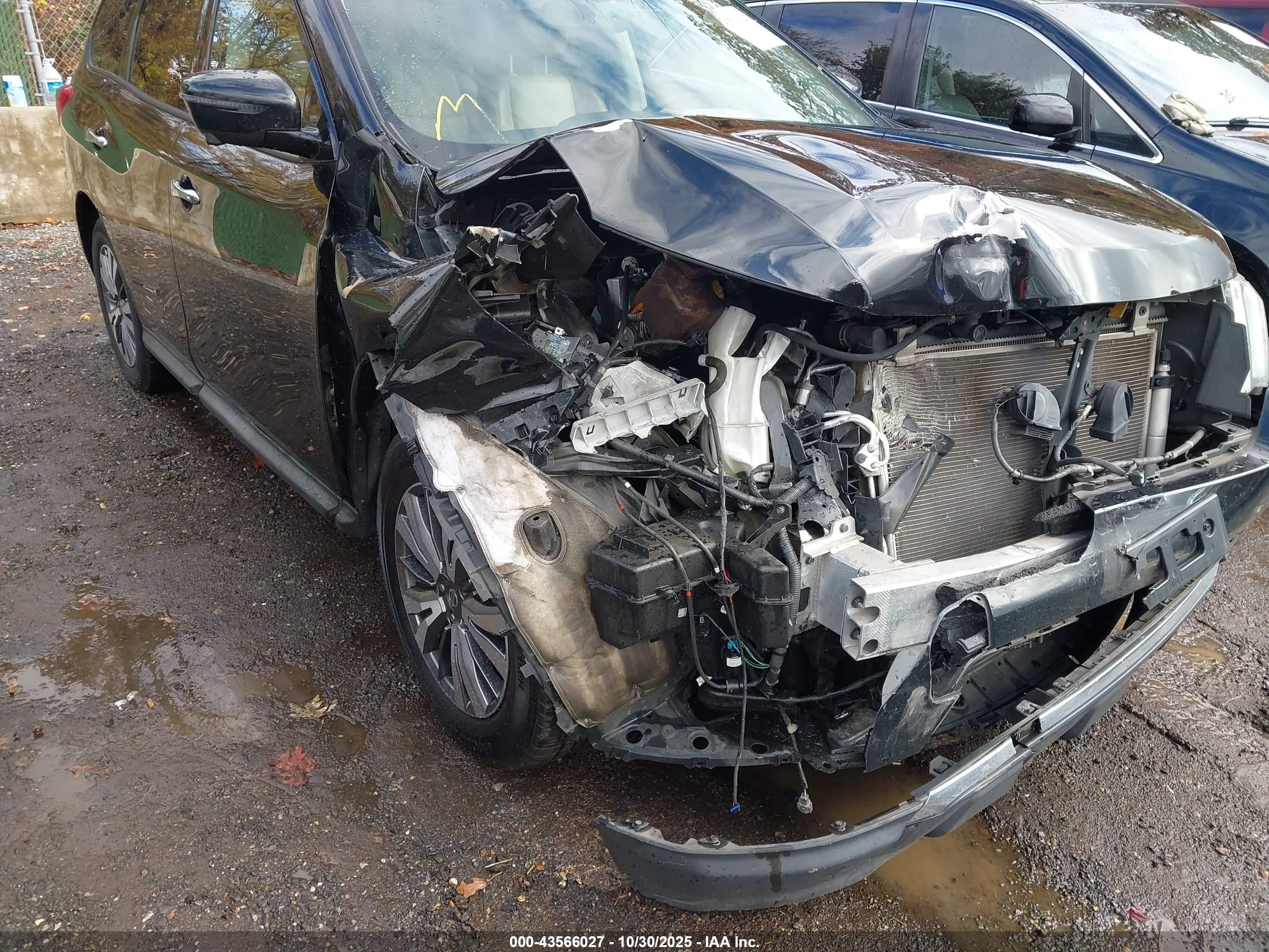 NISSAN PATHFINDER image 6