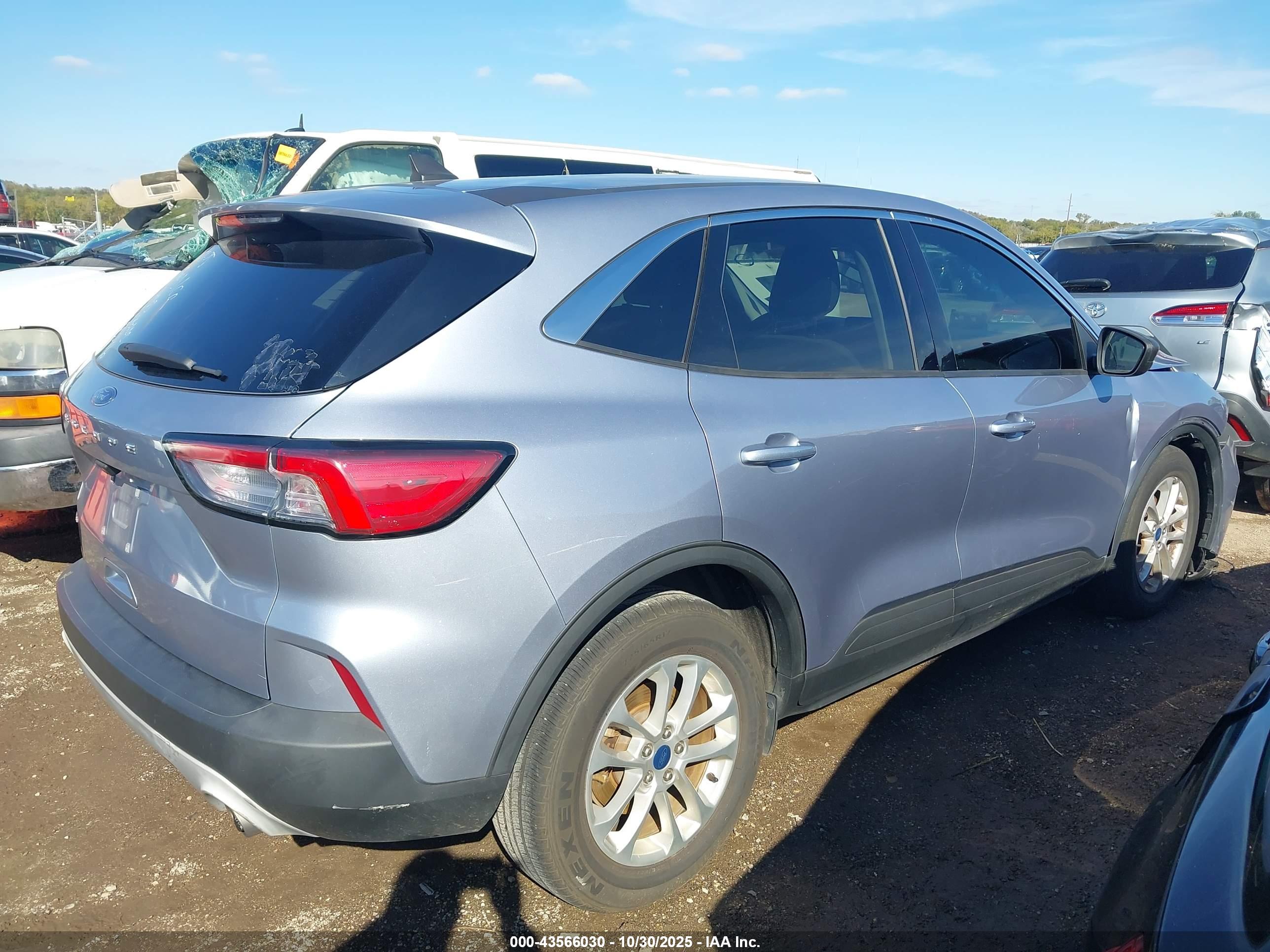 FORD ESCAPE image 4