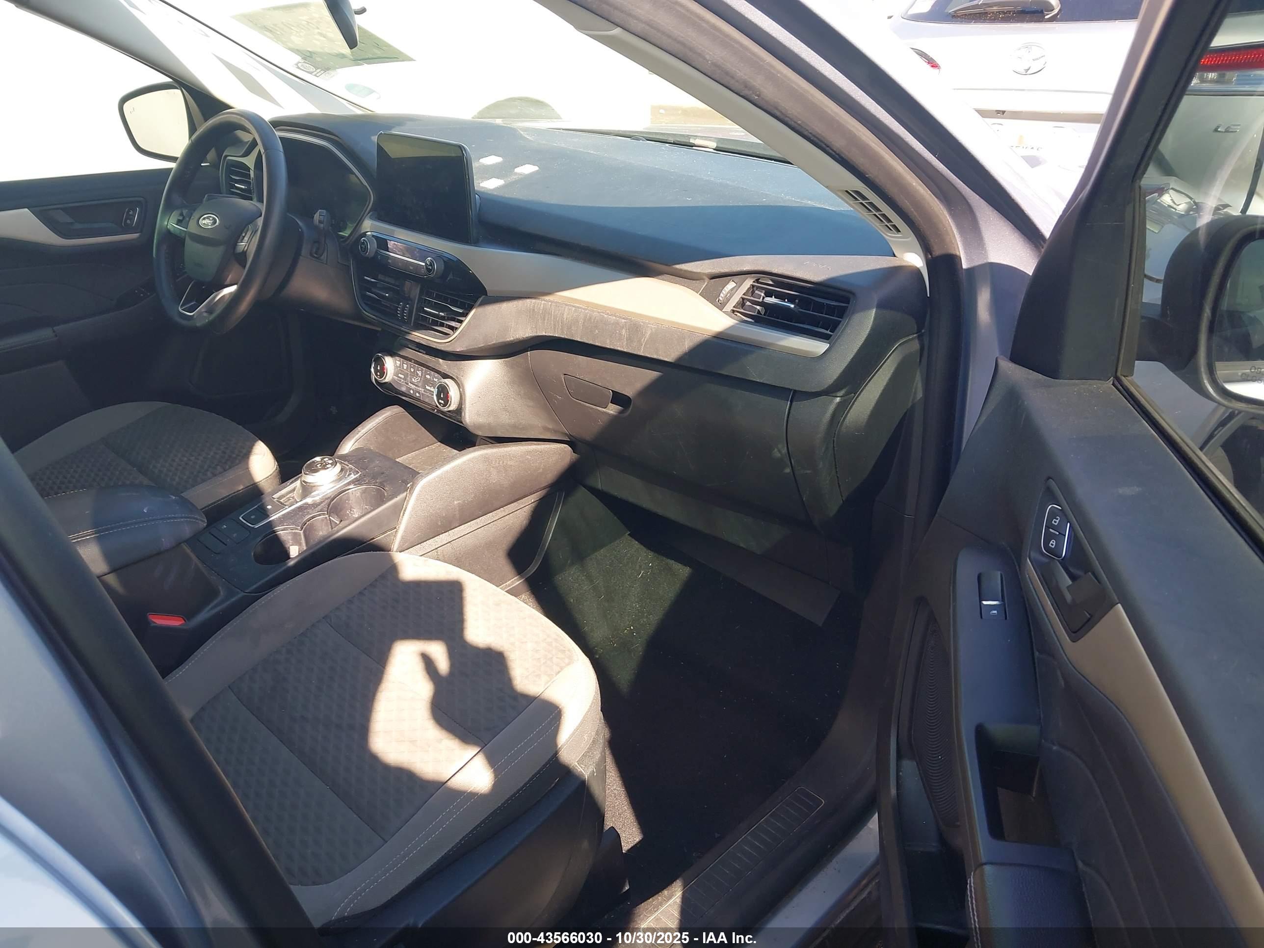 FORD ESCAPE image 5