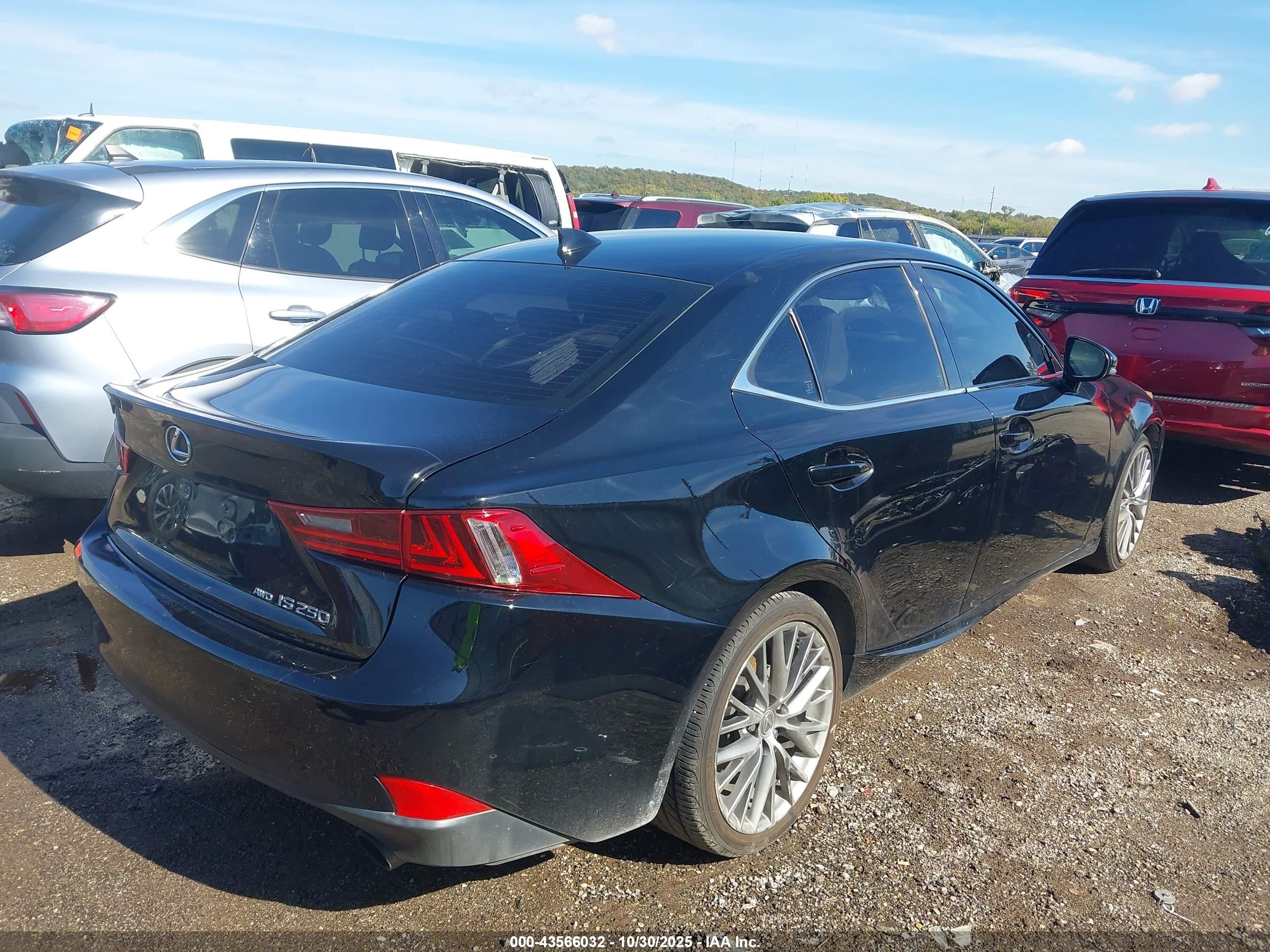 LEXUS IS image 4