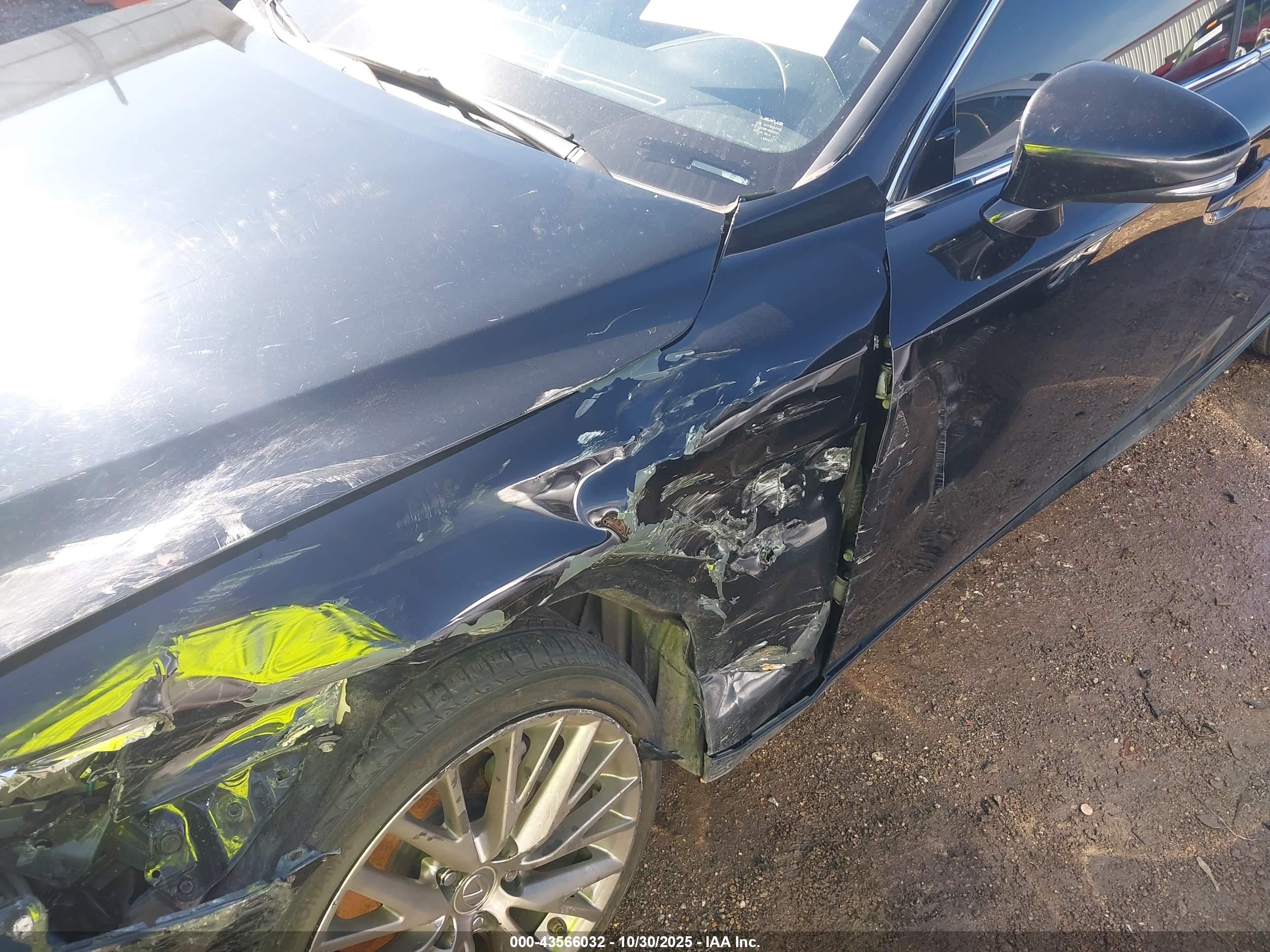 LEXUS IS image 6