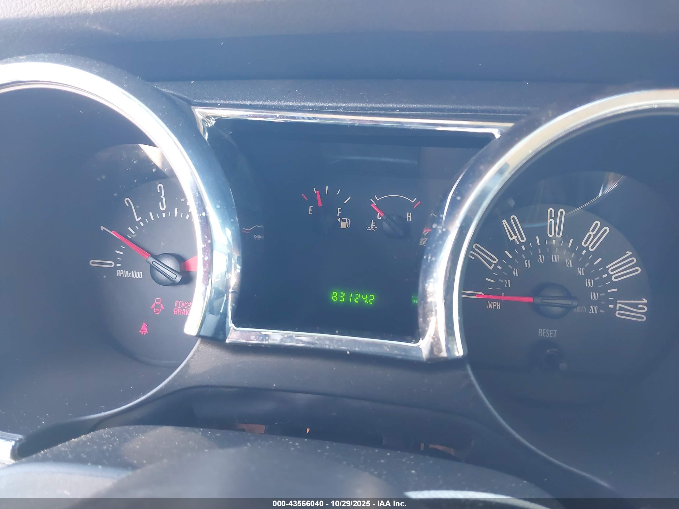 FORD MUSTANG image 7