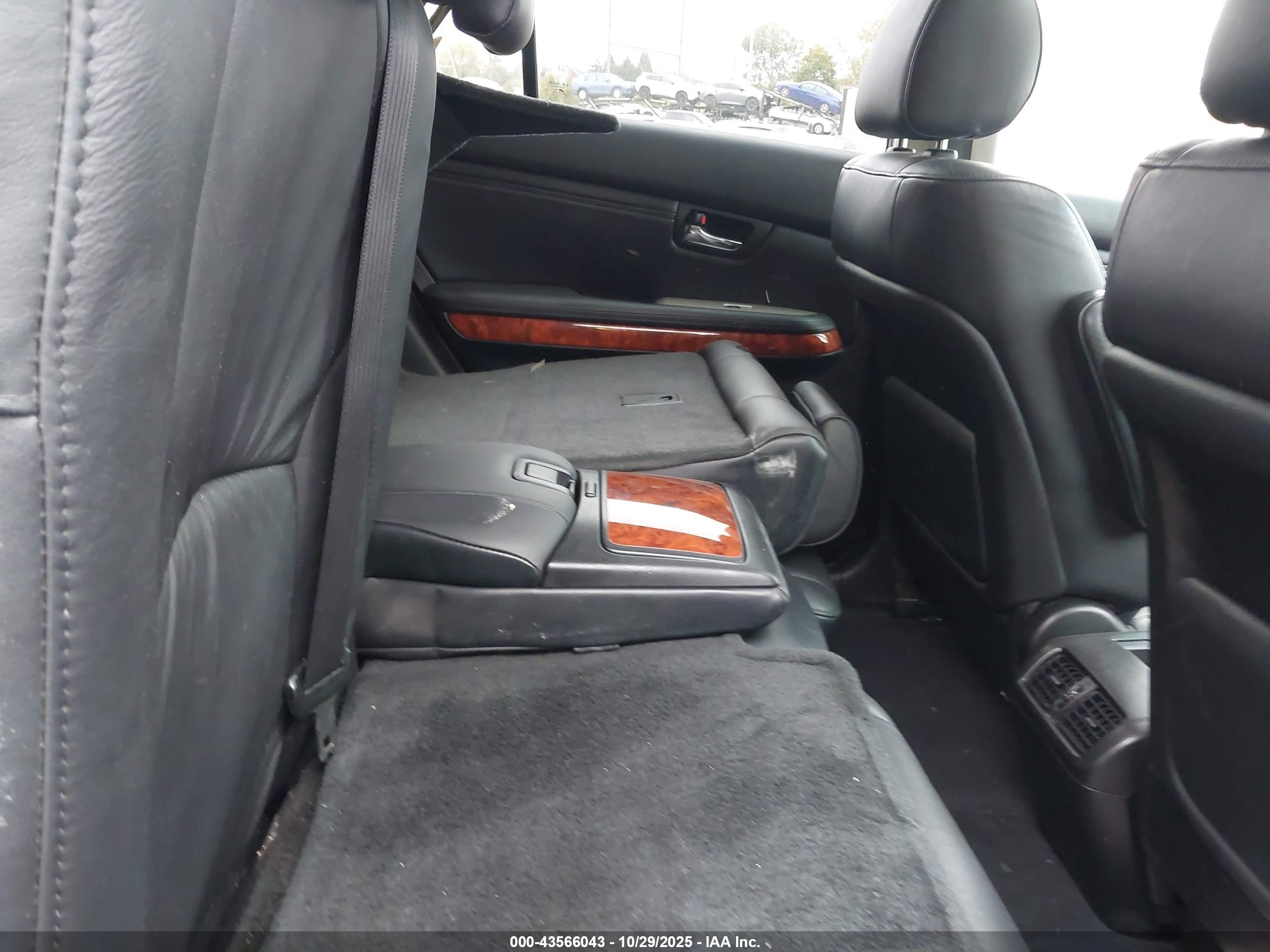 LEXUS RX image 8