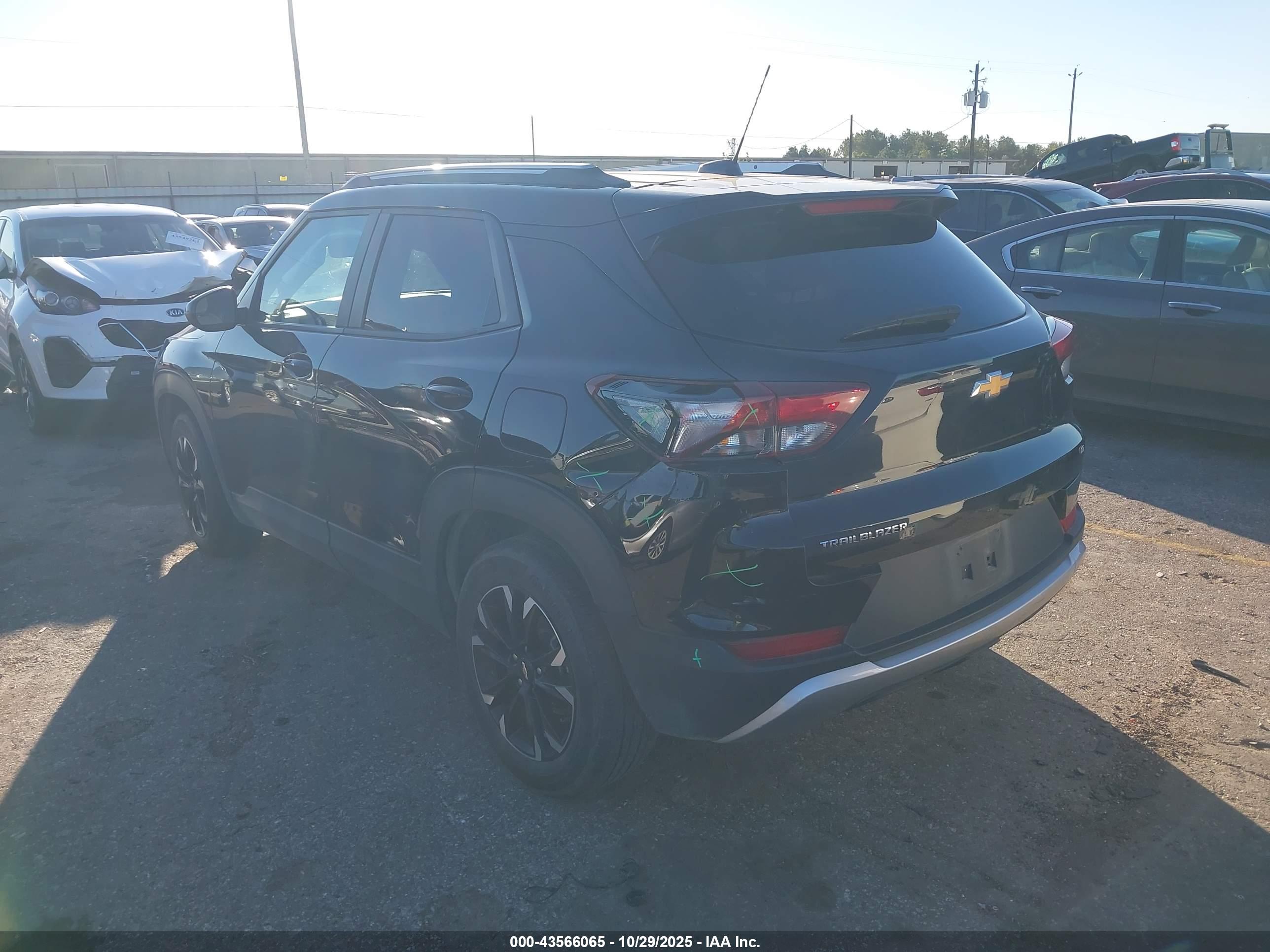 CHEVROLET TRAILBLAZER image 3