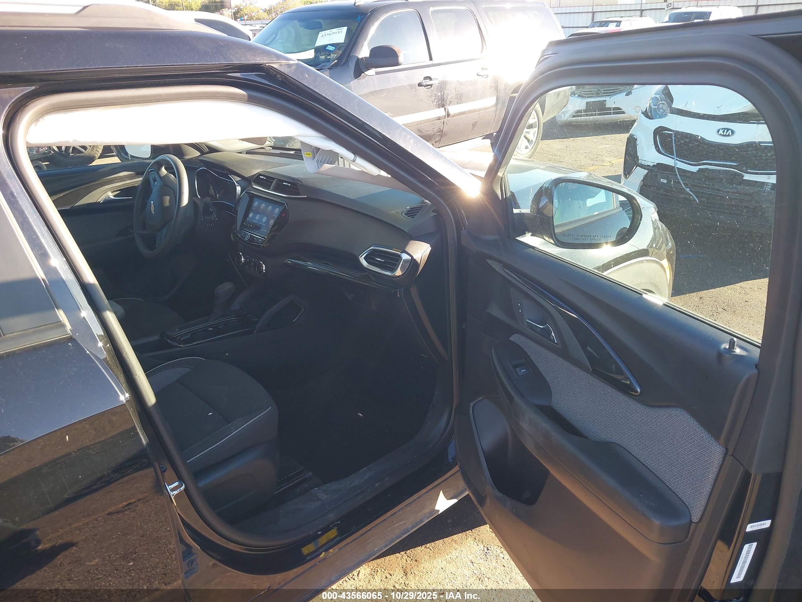 CHEVROLET TRAILBLAZER image 5