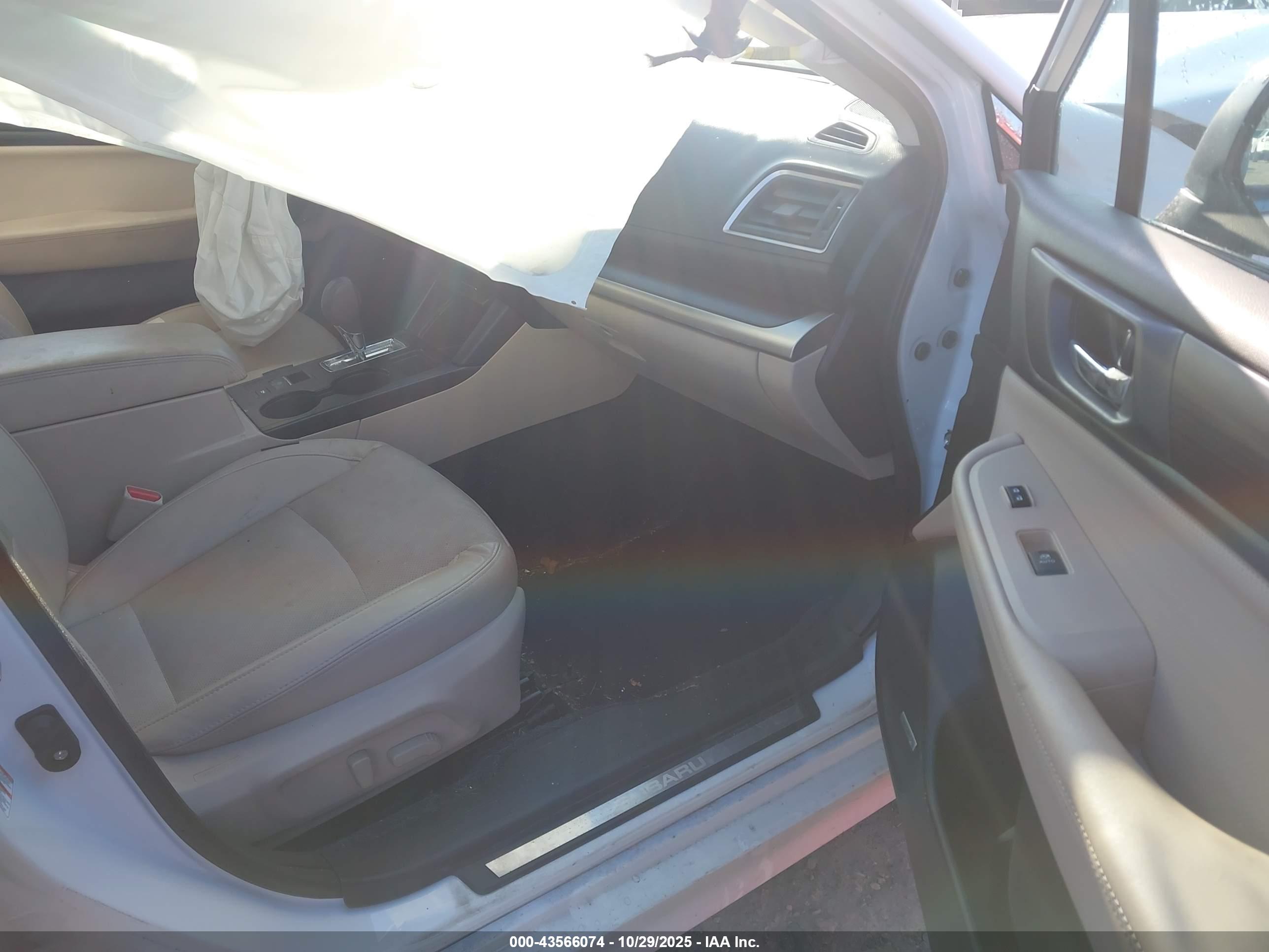 SUBARU LEGACY image 5