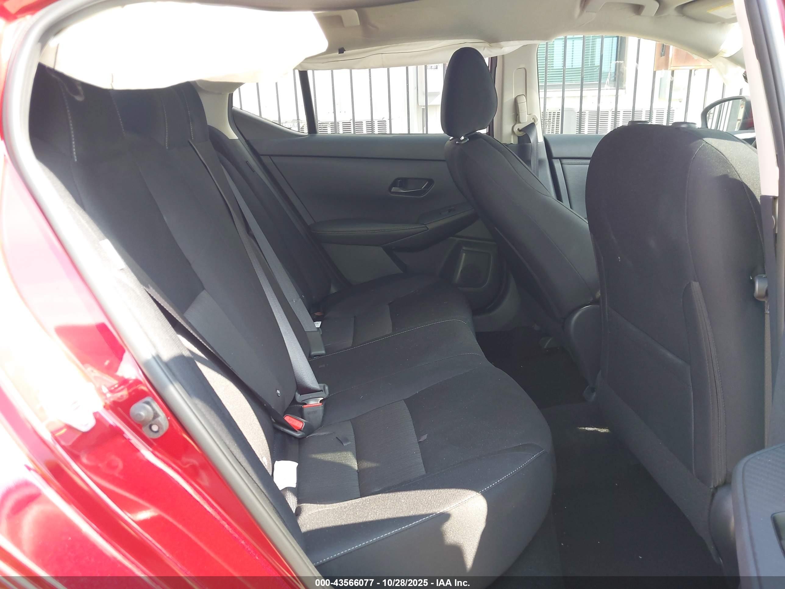 NISSAN SENTRA image 8