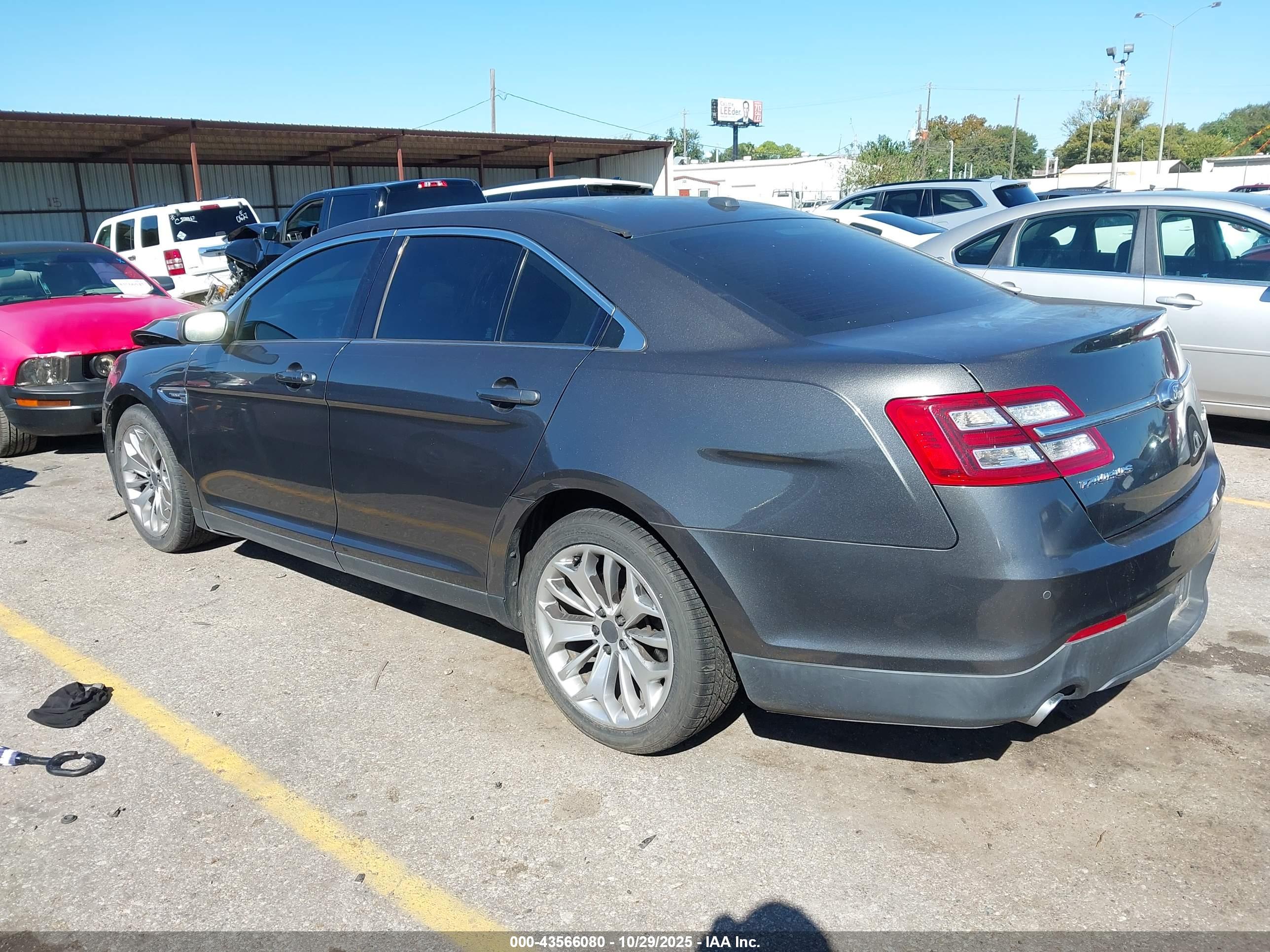 FORD TAURUS image 3