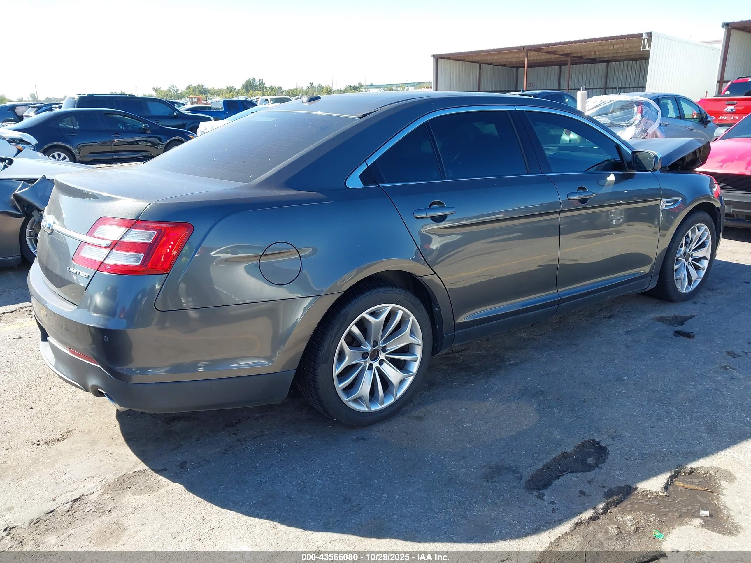 FORD TAURUS image 4